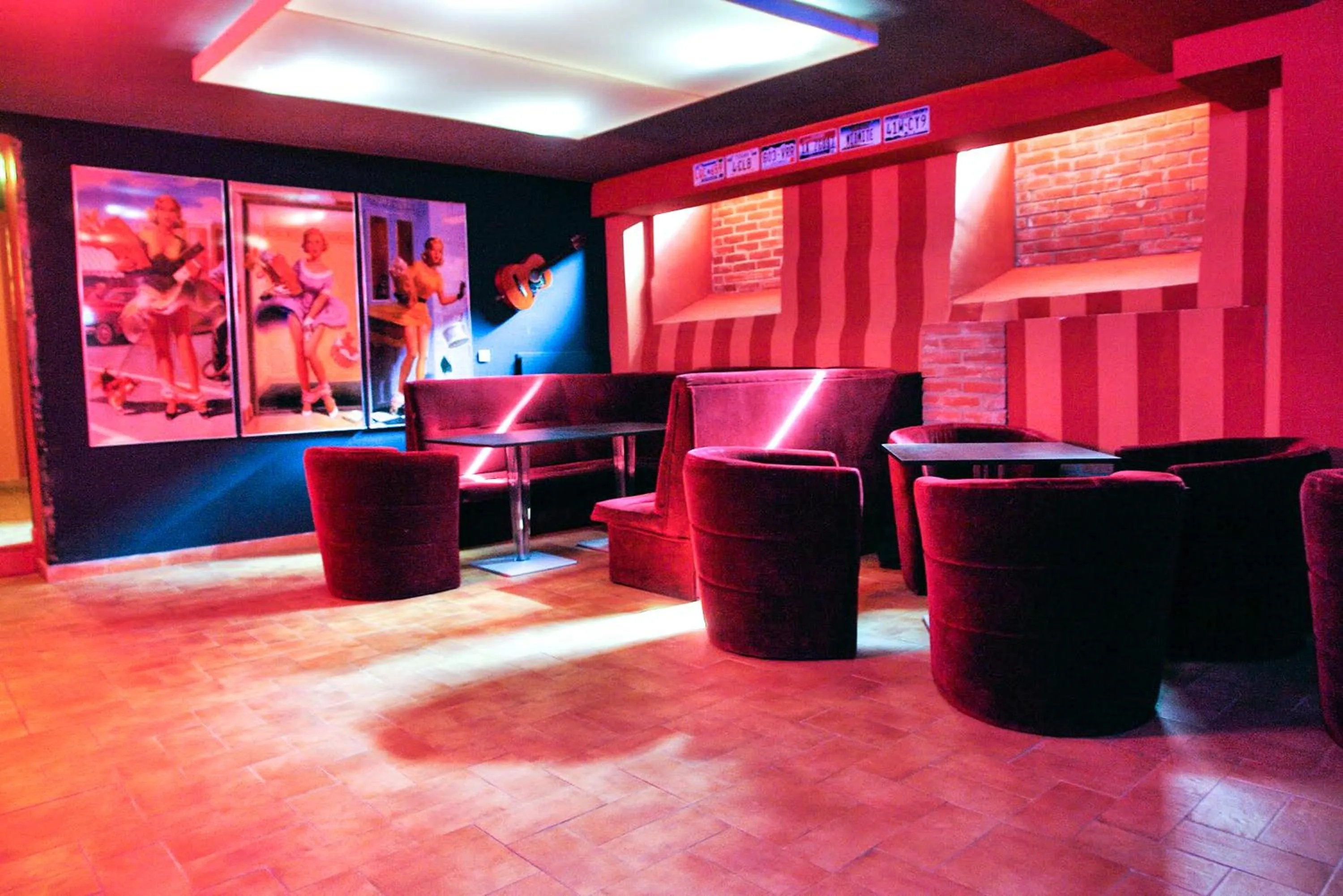 Lounge or bar in Komoda Club Residence