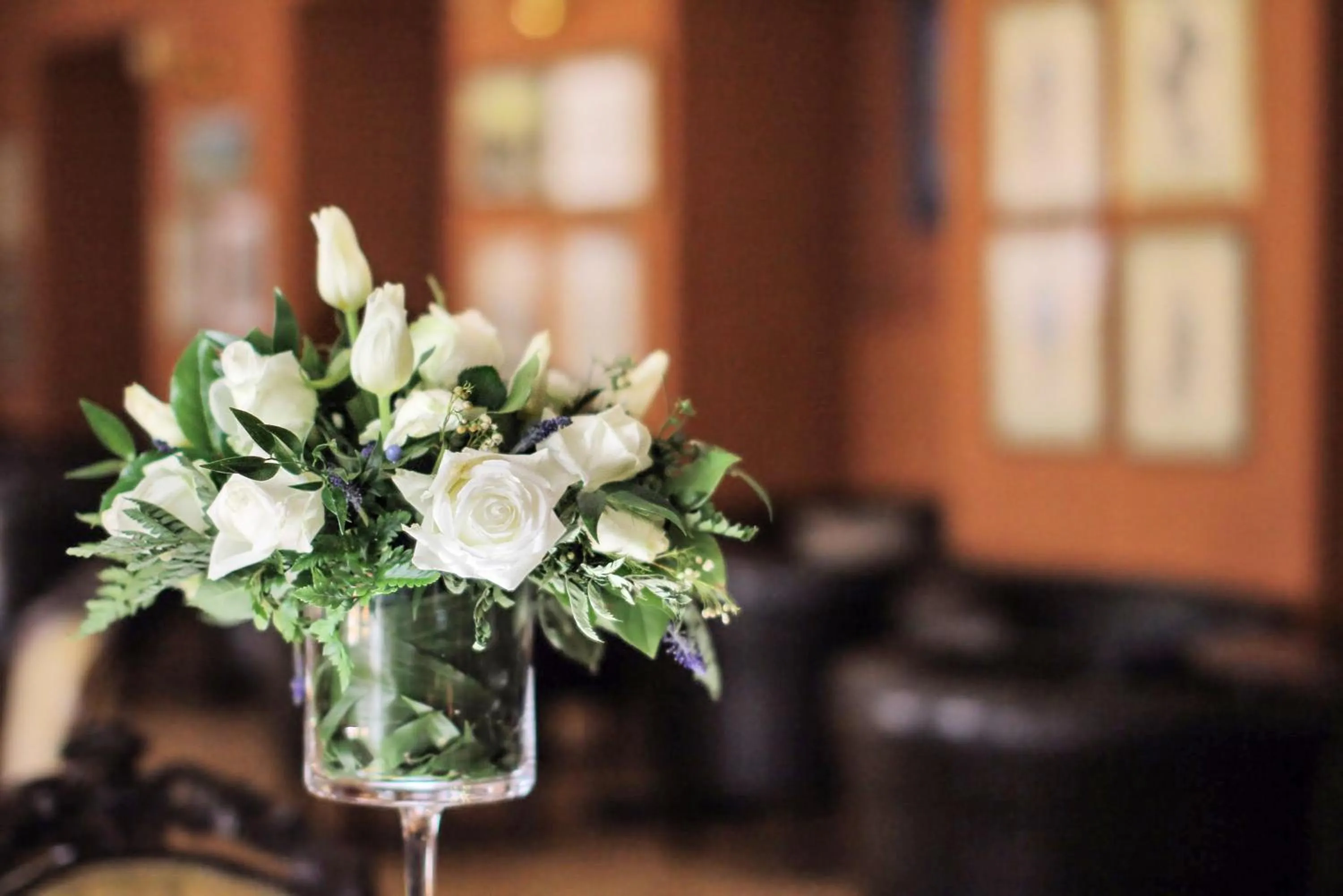 Restaurant/places to eat in Komoda Club Residence