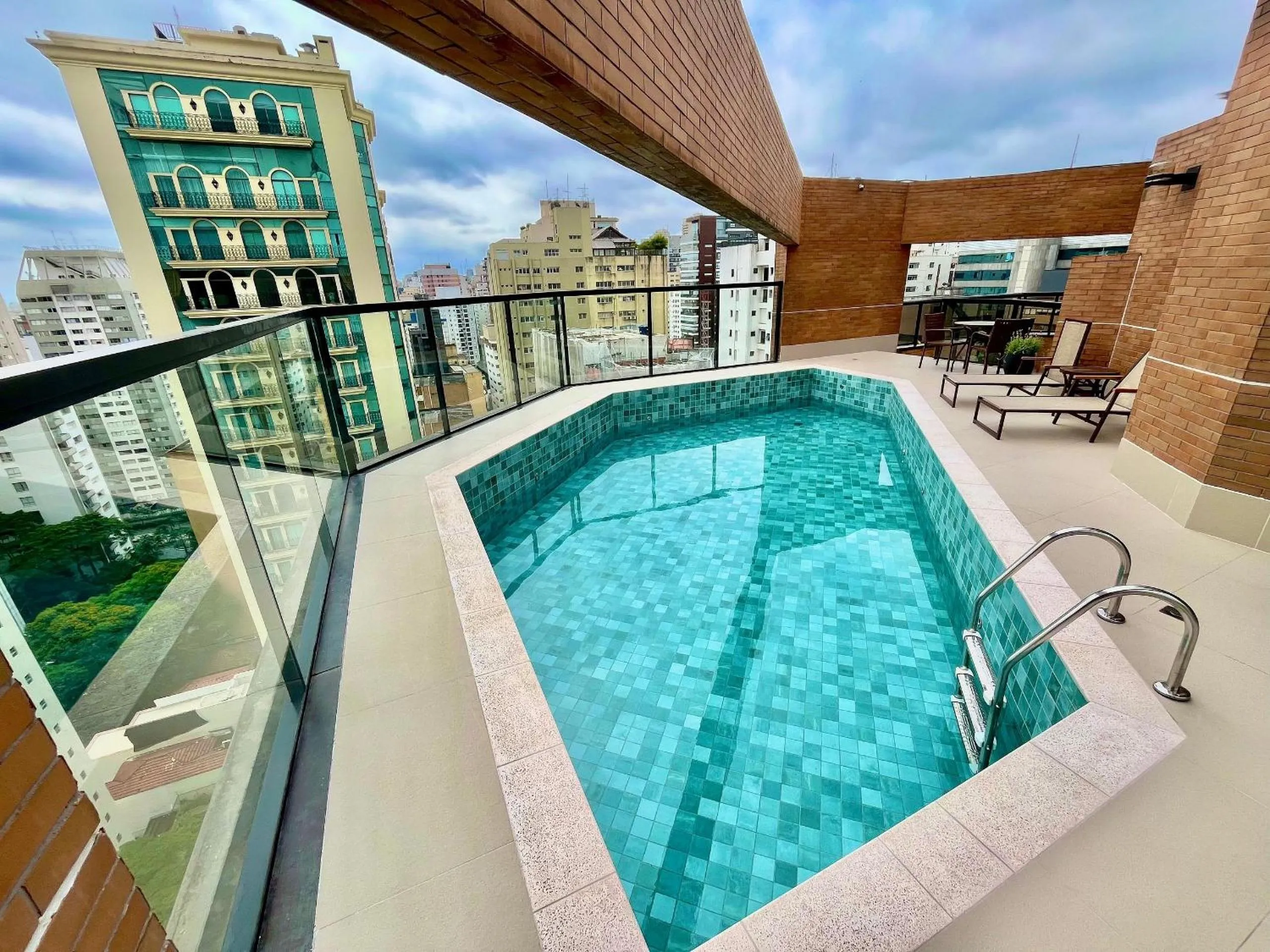 Swimming pool in LFlats ALAMEDA CAMPINAS Jardim Paulista