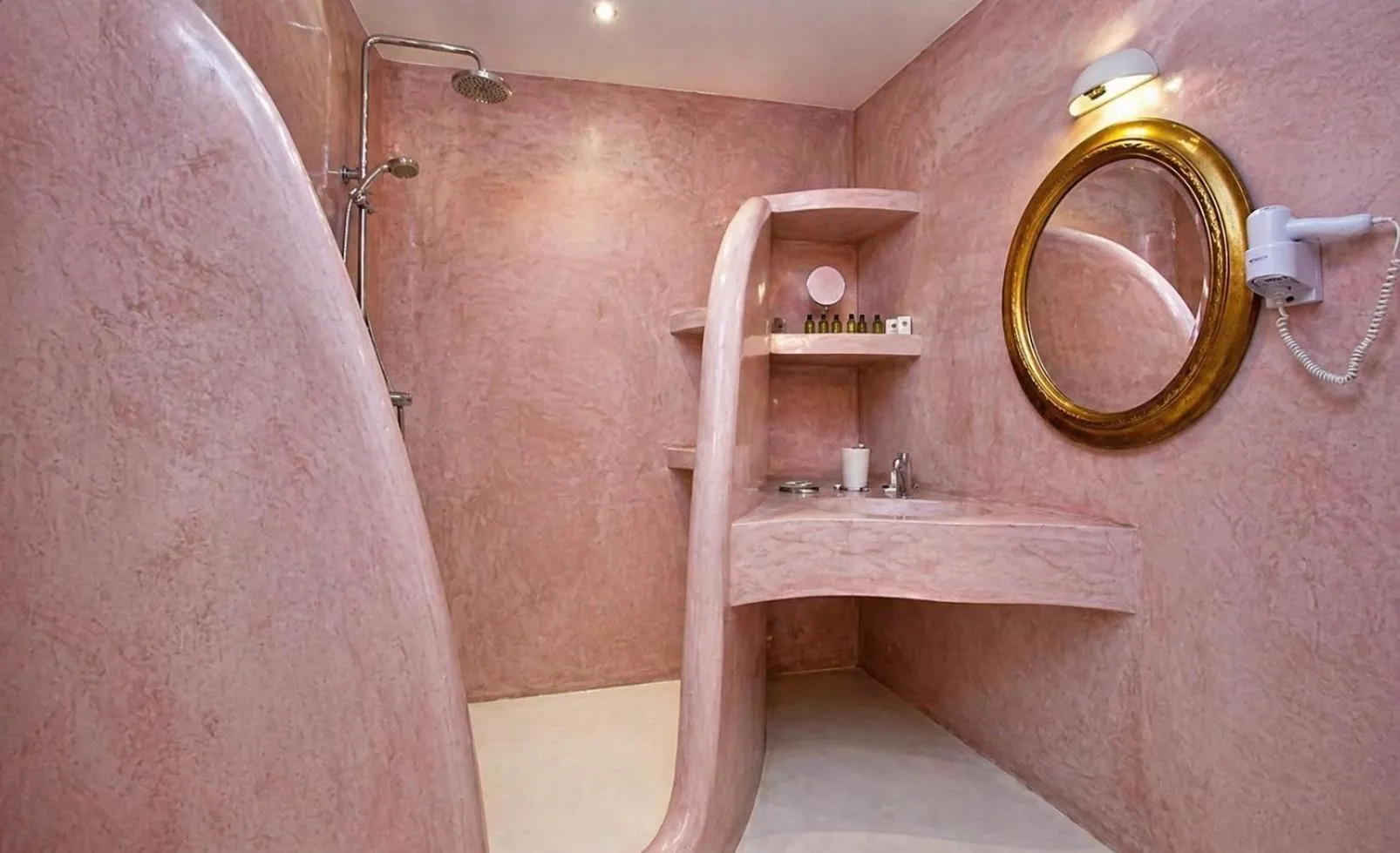 Shower in Abrazo Villas