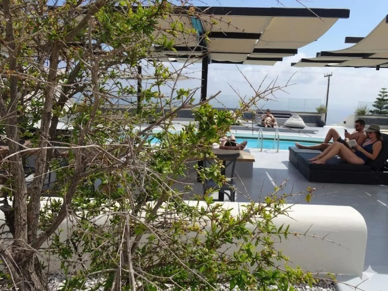 Swimming pool in Abrazo Villas