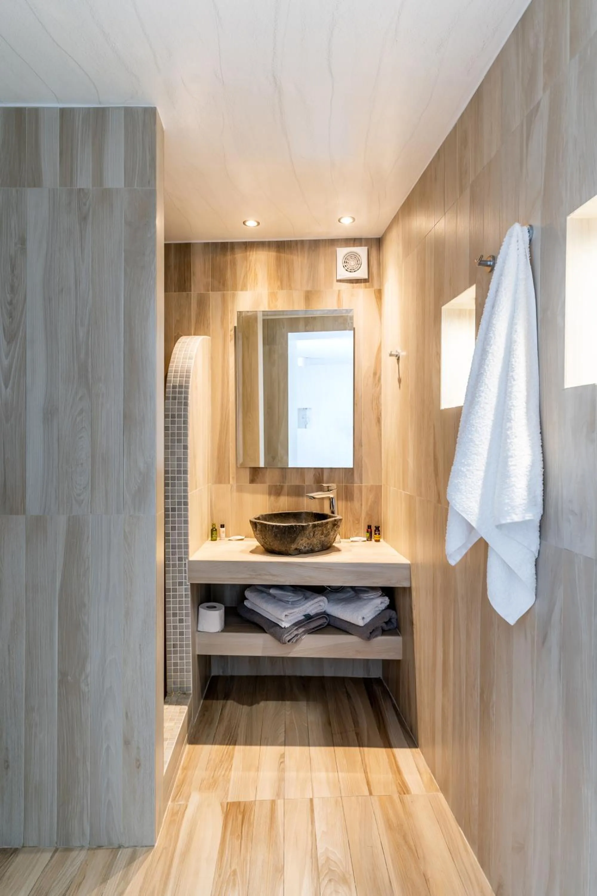 Bathroom in Abrazo Villas