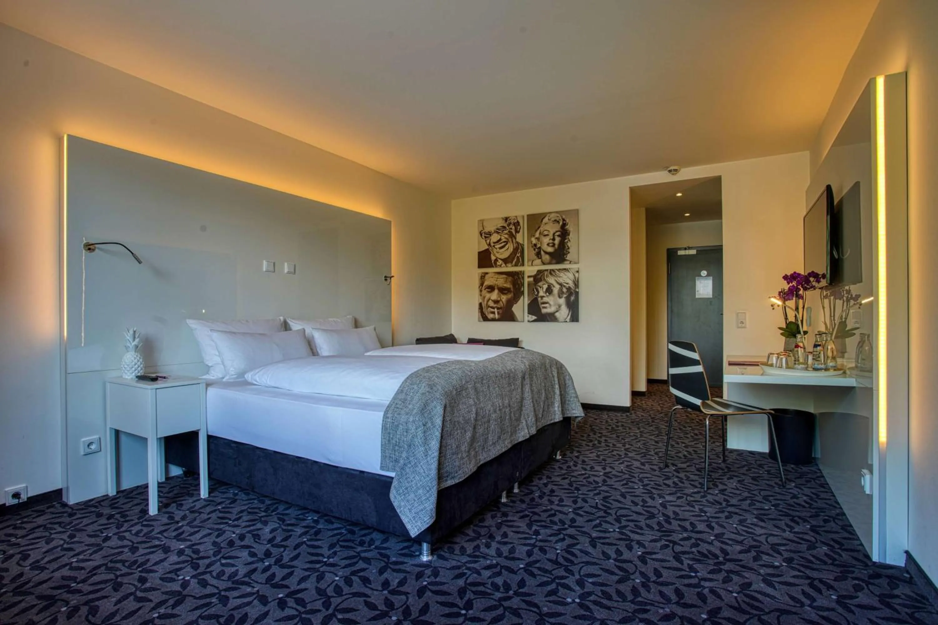 Photo of the whole room, Bed in FourSide Plaza Hotel Trier, Trademark Collection by Wyndham