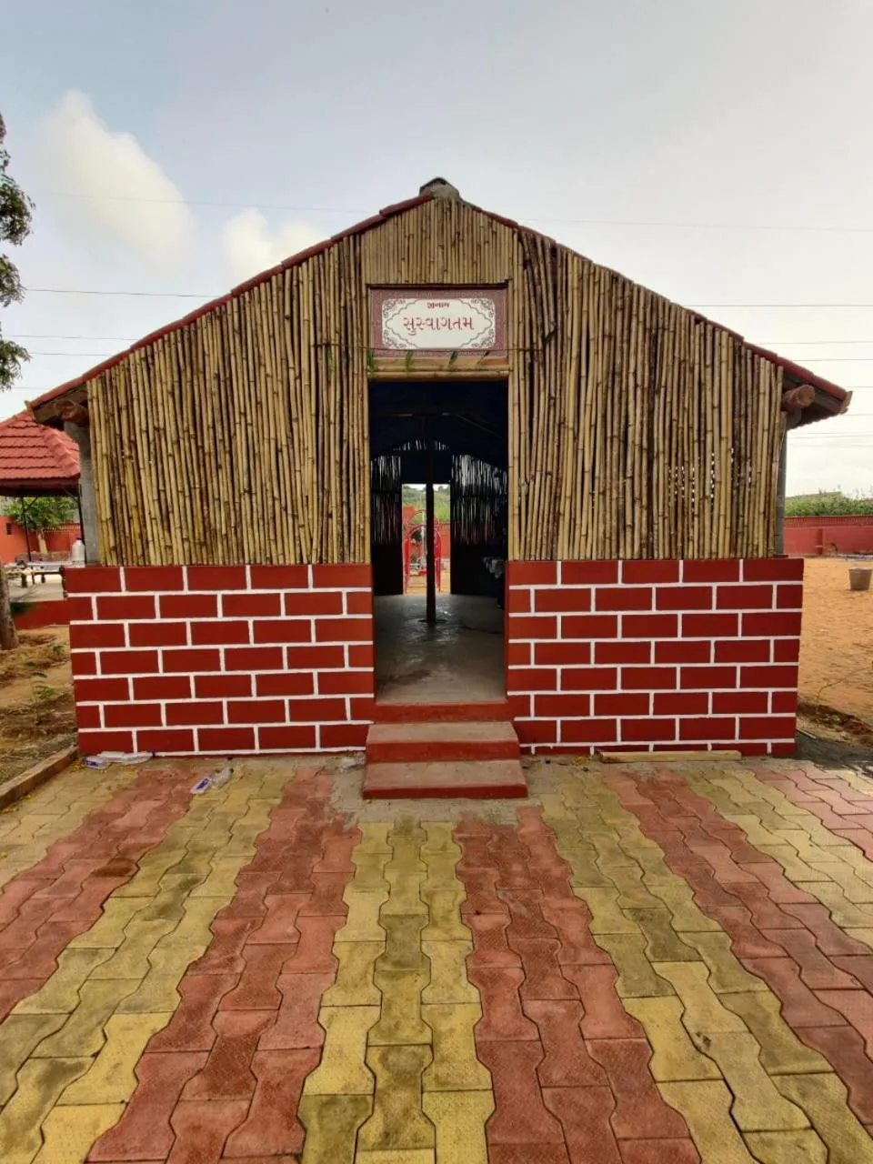 Restaurant/places to eat in Santkrupa Villa Resort