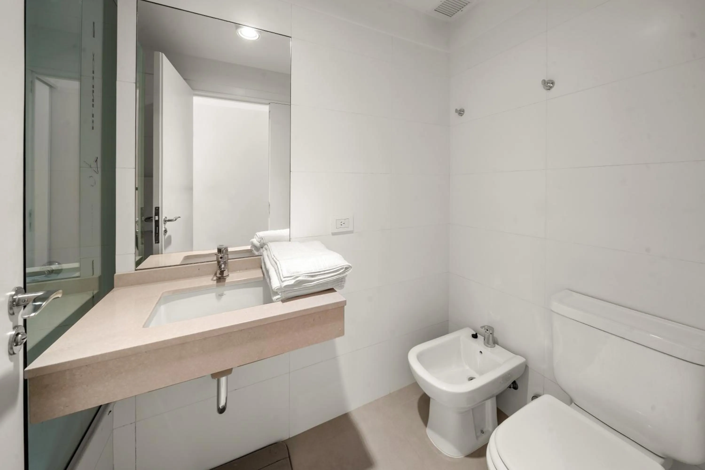 Toilet in La Vie Suite Barrio Norte