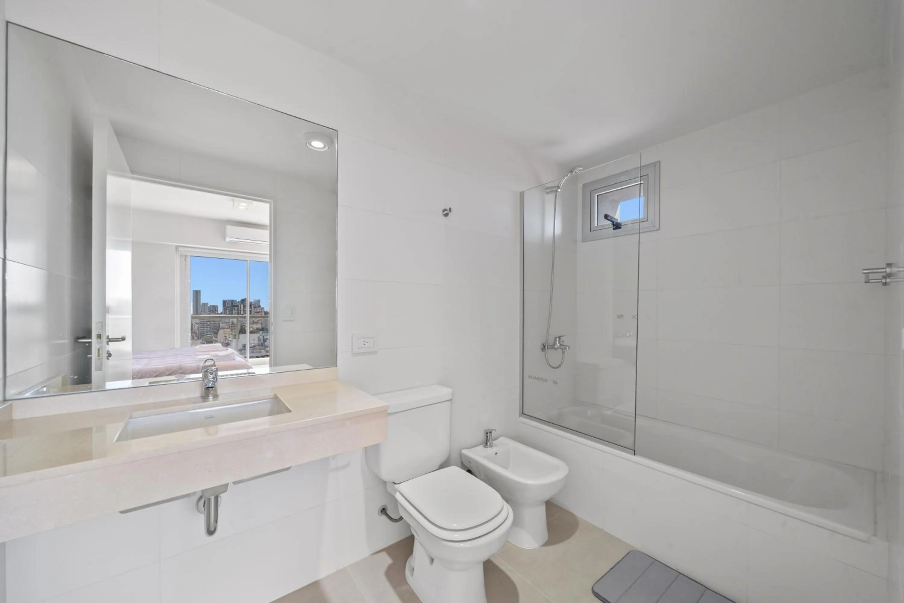 Shower in La Vie Suite Barrio Norte