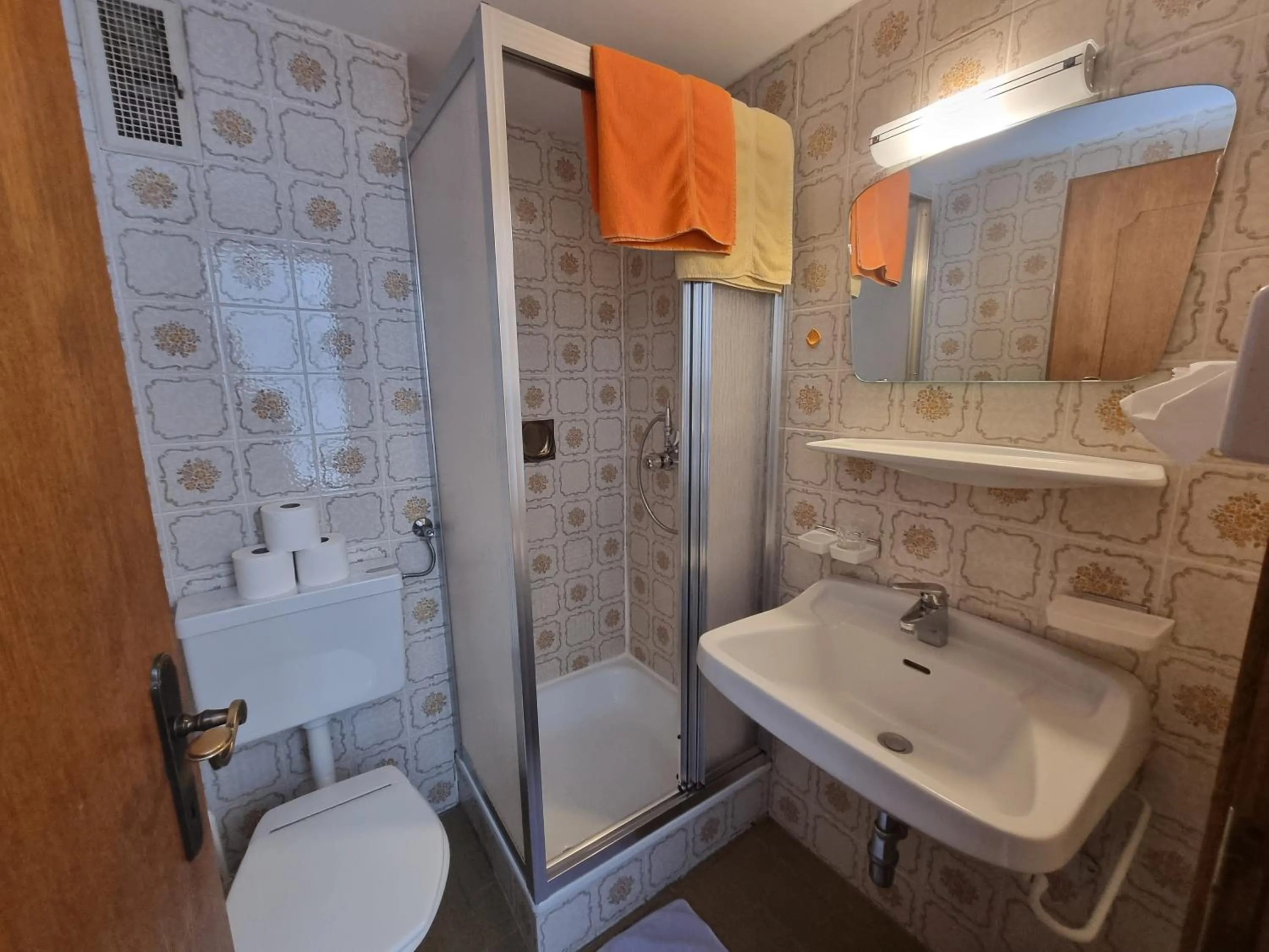 Bathroom in Pension Kaiserer