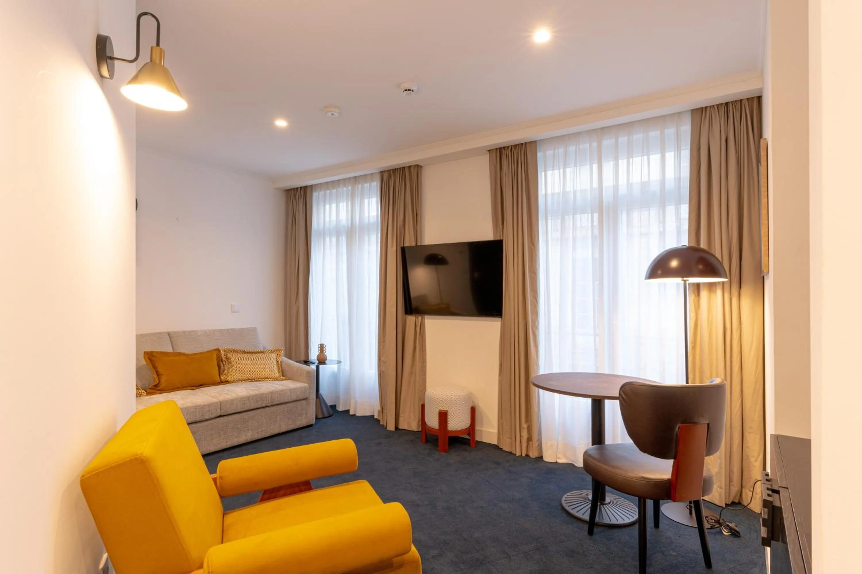 TV and multimedia in Westlight Lisboa Madalena