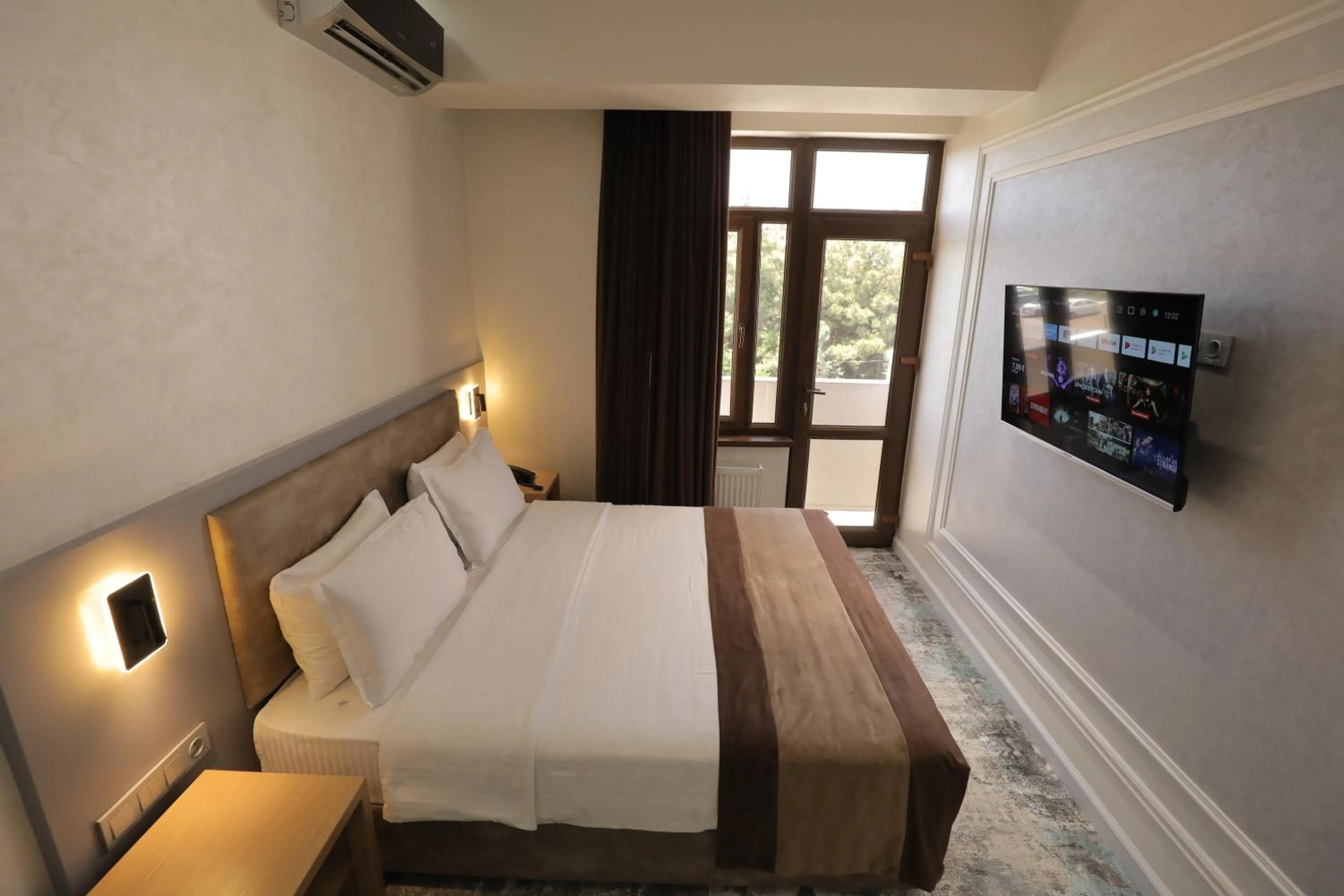 Bed in Friday Old City Hotel