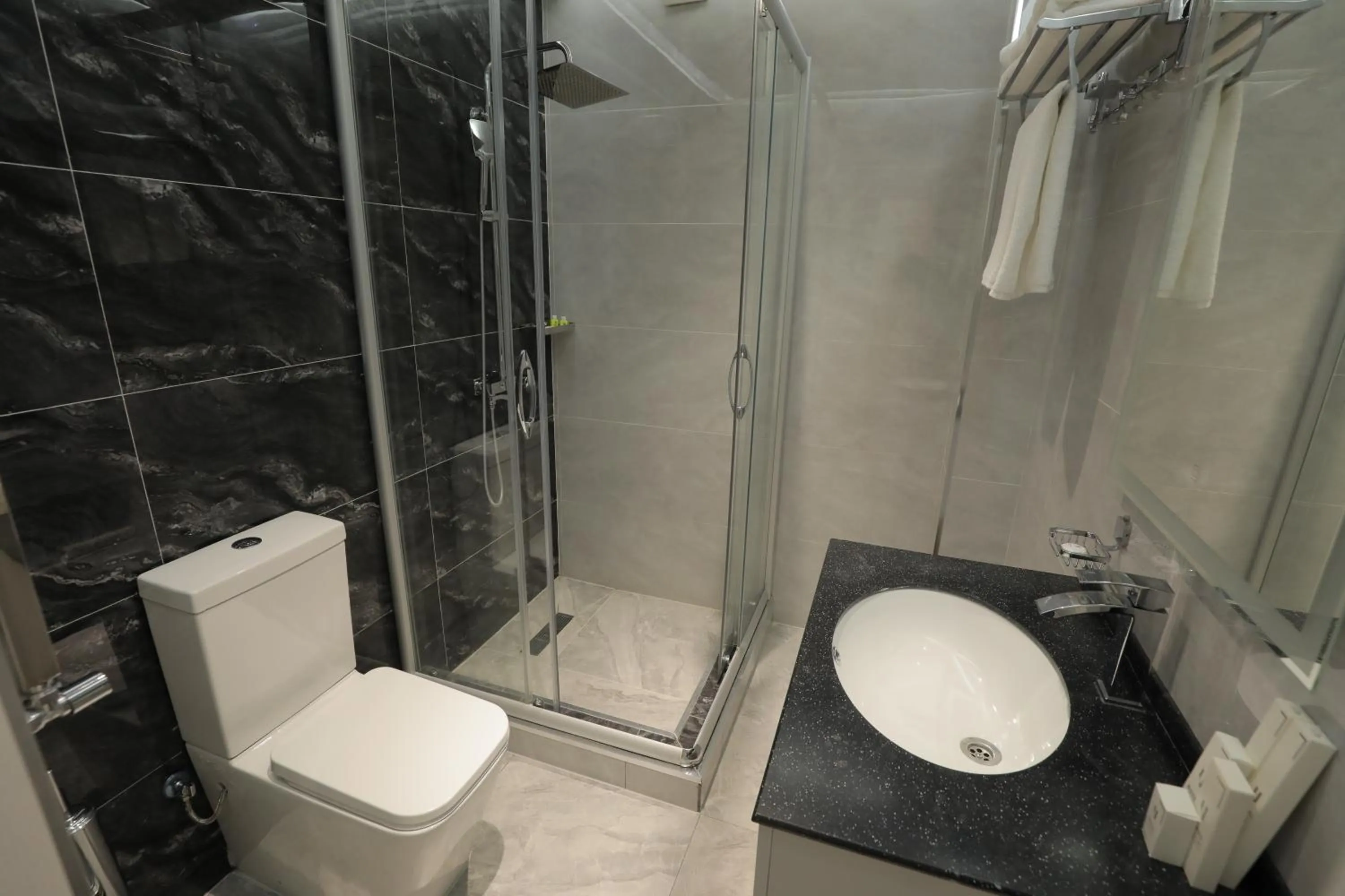 Shower in Friday Old City Hotel