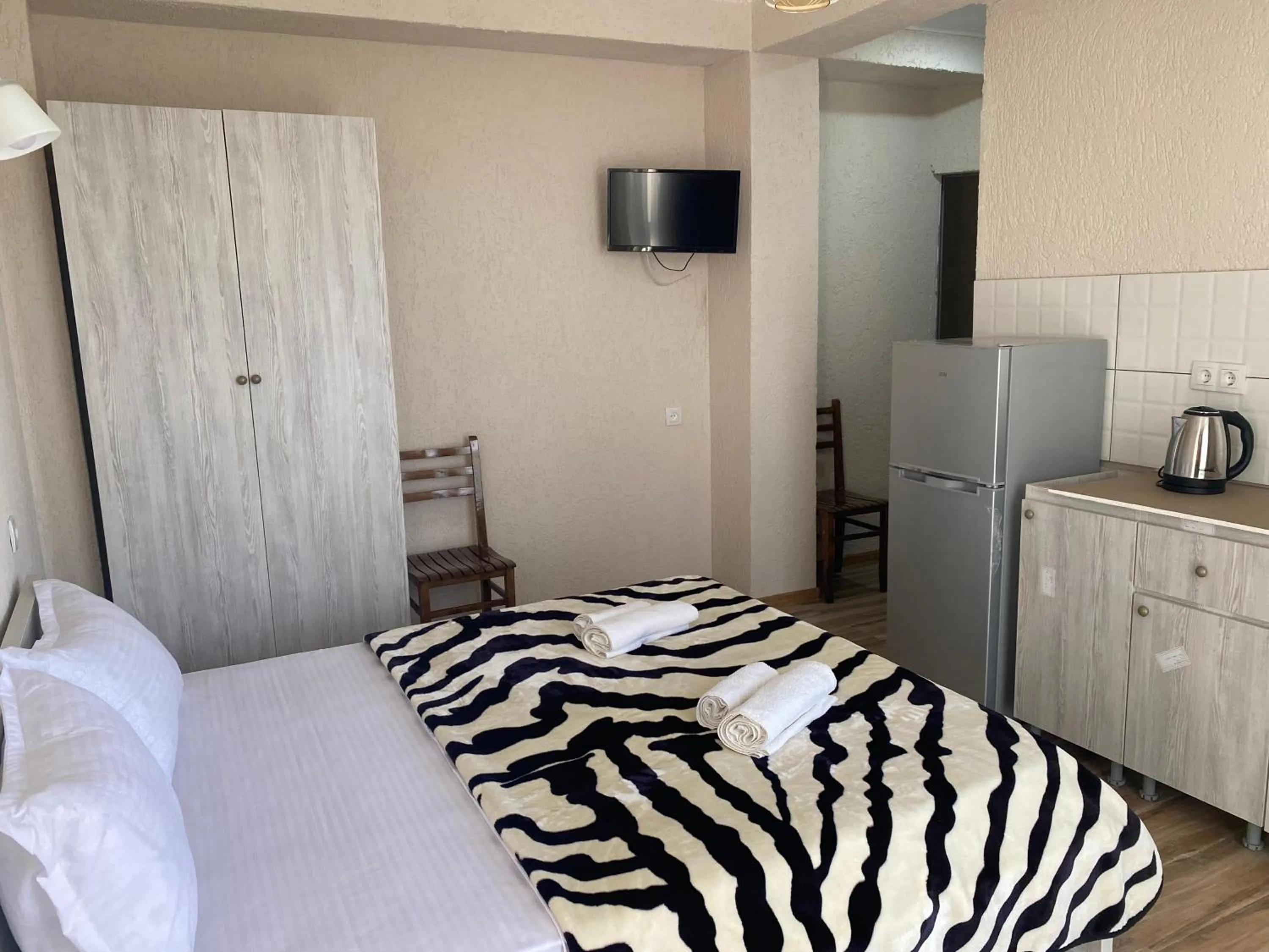 Photo of the whole room, Bed in Tornado Hotel
