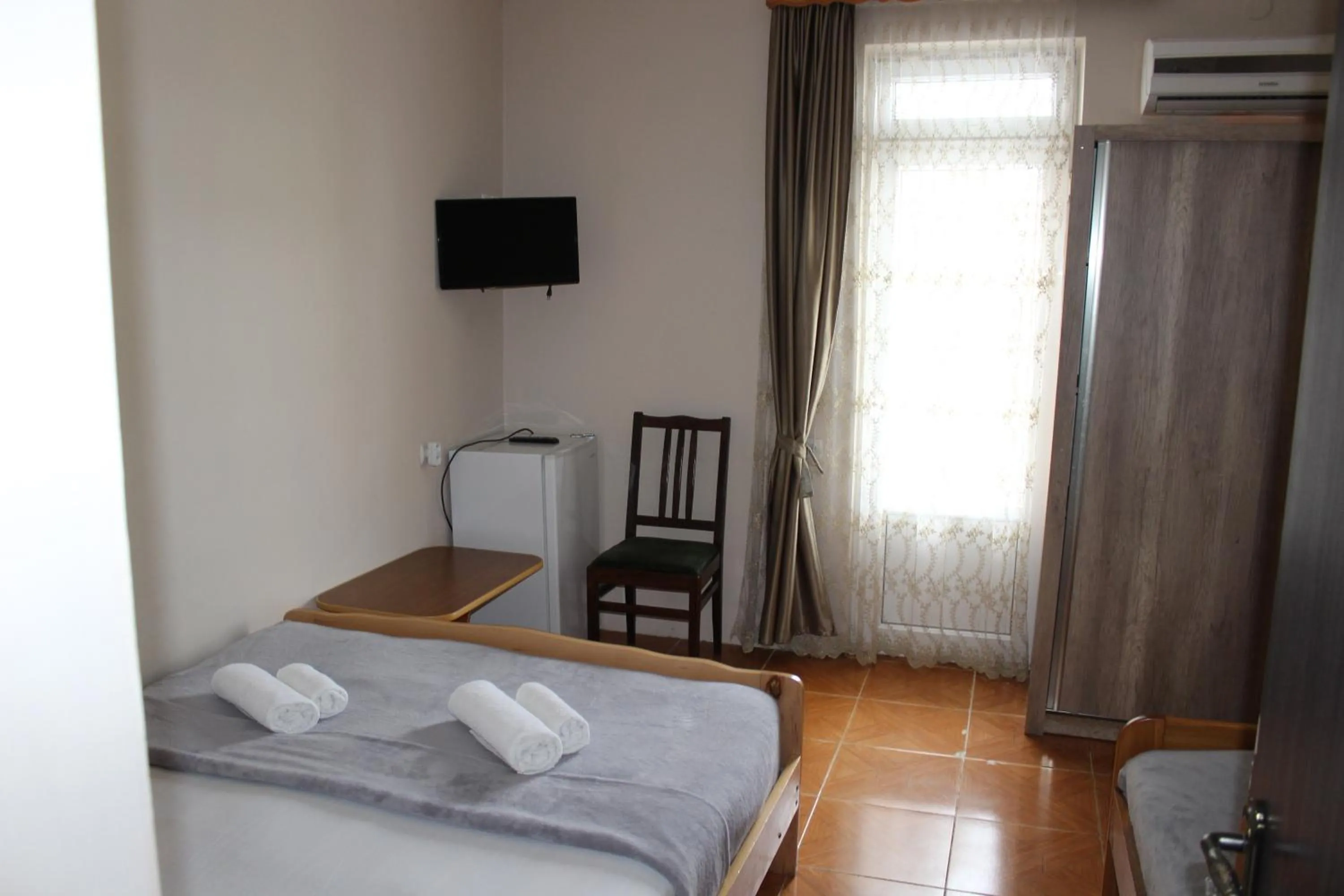 Photo of the whole room, Bed in Tornado Hotel