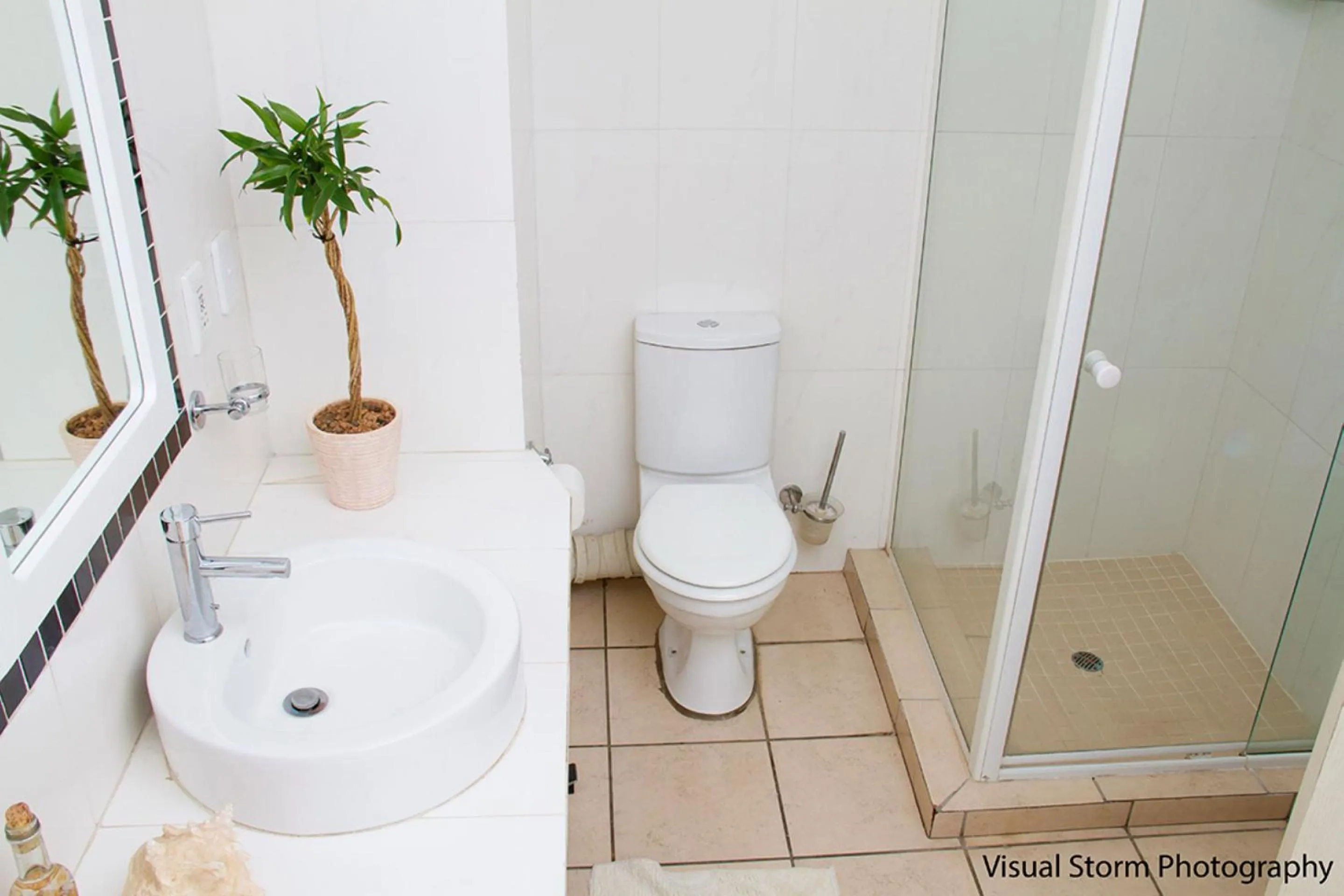 Bathroom in Palm Valley Inn And Day Spa