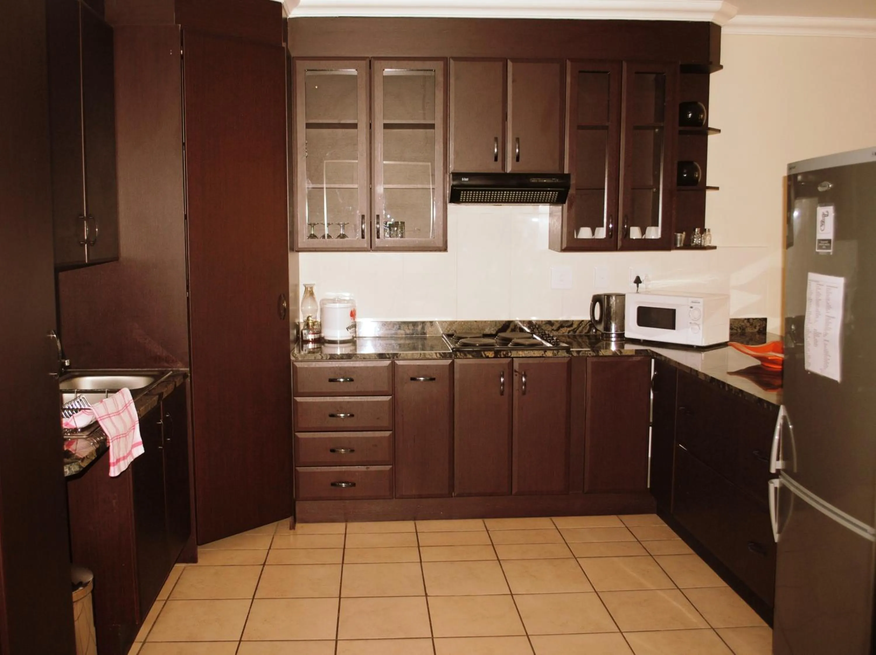 Kitchen or kitchenette in Palm Valley Inn And Day Spa
