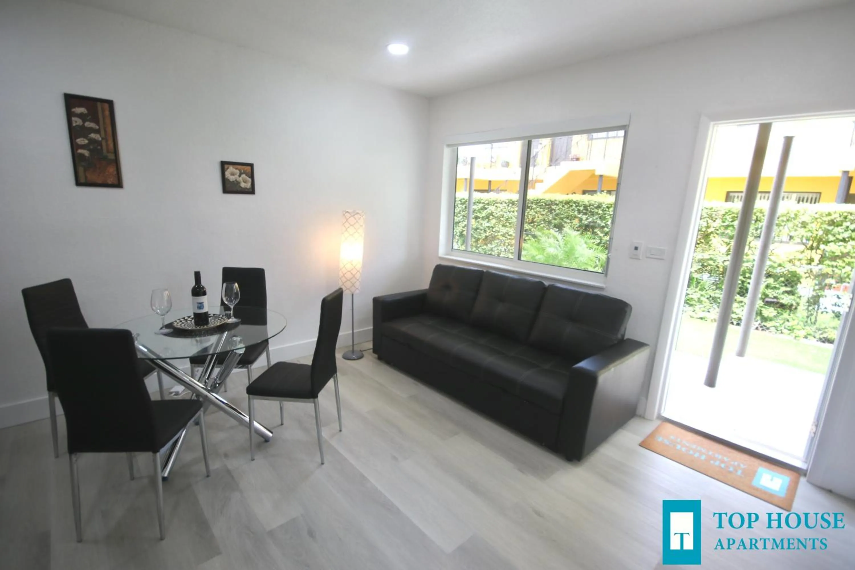 251 Airport/Top House Apartments