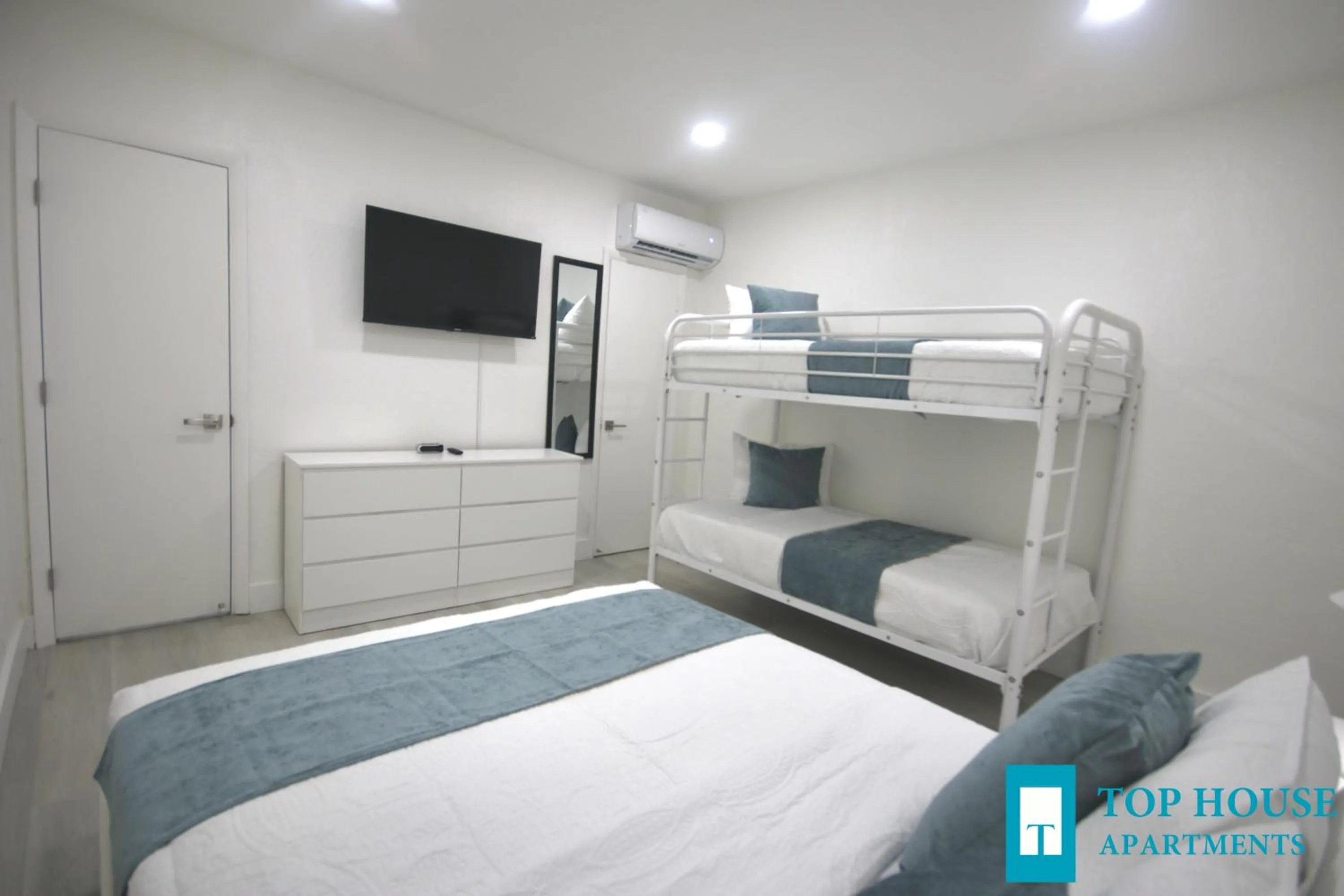 251 Airport/Top House Apartments
