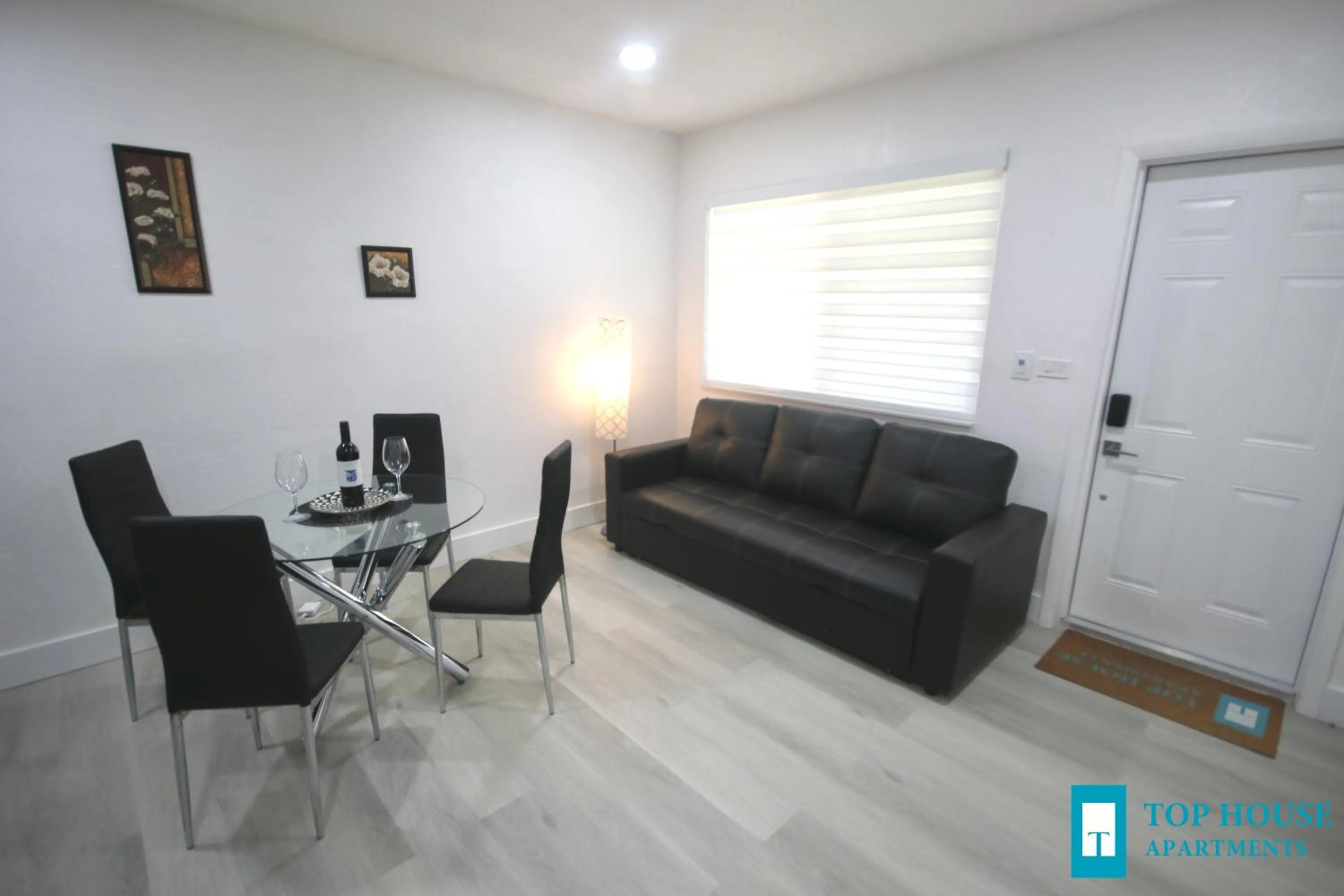 251 Airport/Top House Apartments