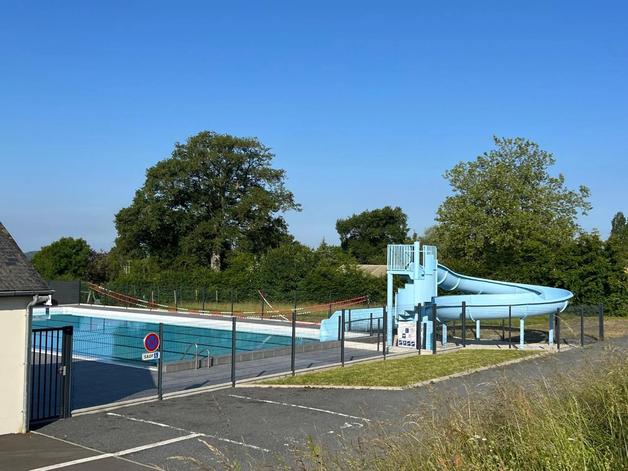 Swimming pool in Les lodges de Sainte-Suzanne