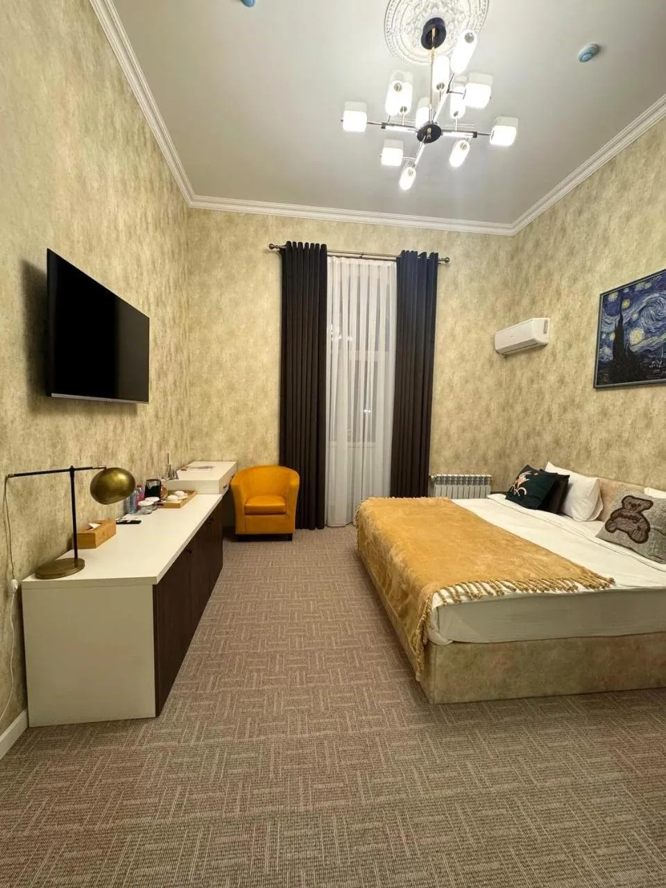 Bed in Zimmer Boutique Hotel