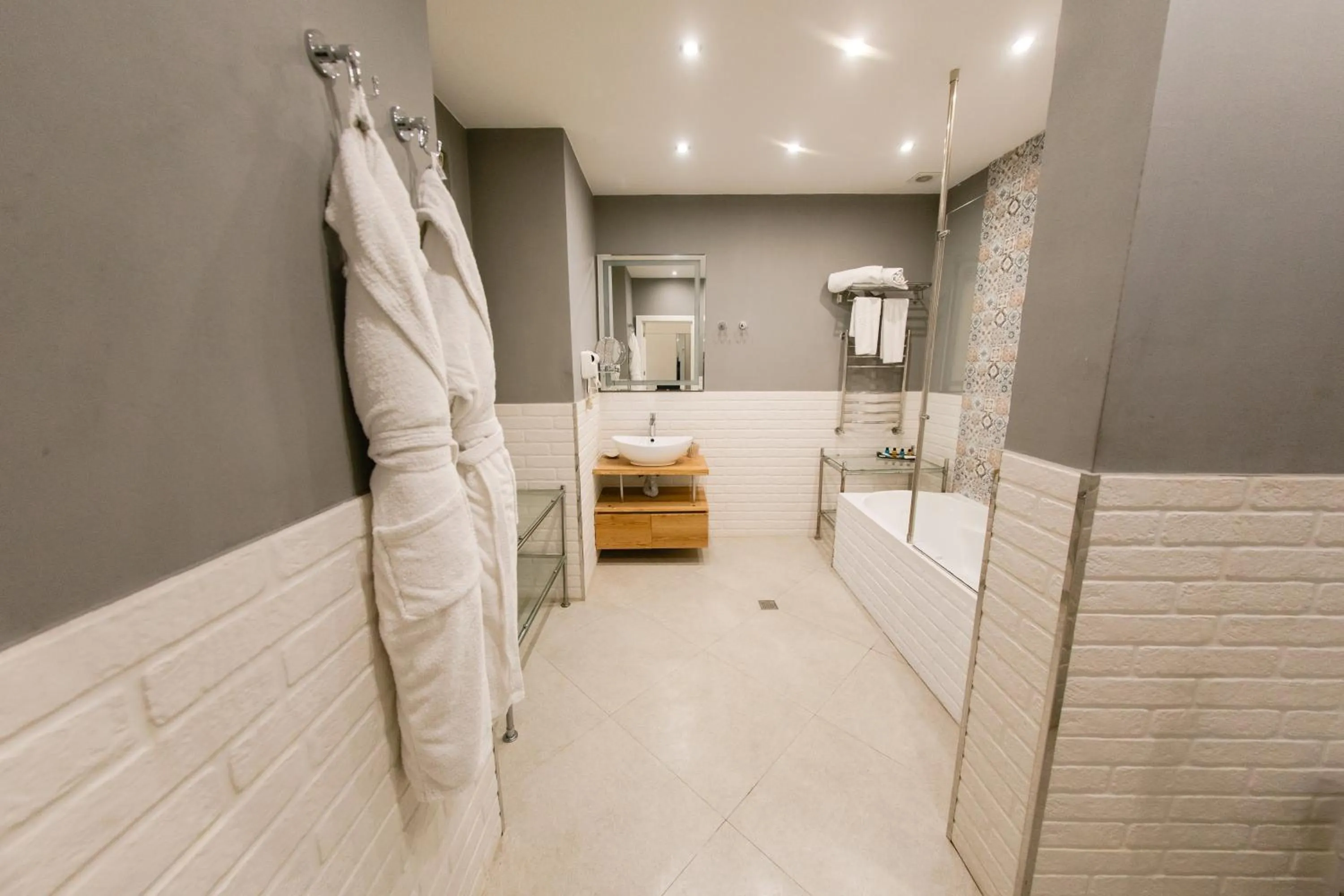 Shower in Zimmer Boutique Hotel