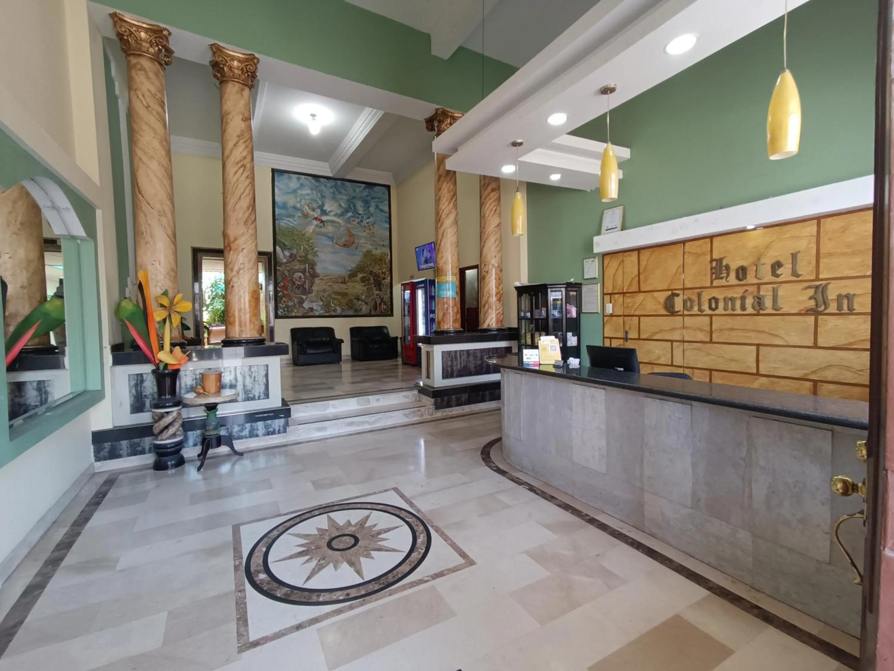 Hotel Colonial Inn