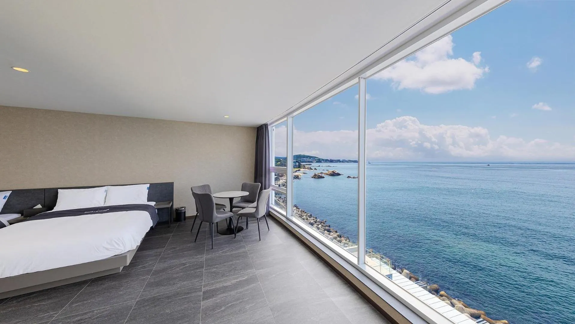 Bed in Sharp & Flat Hotel