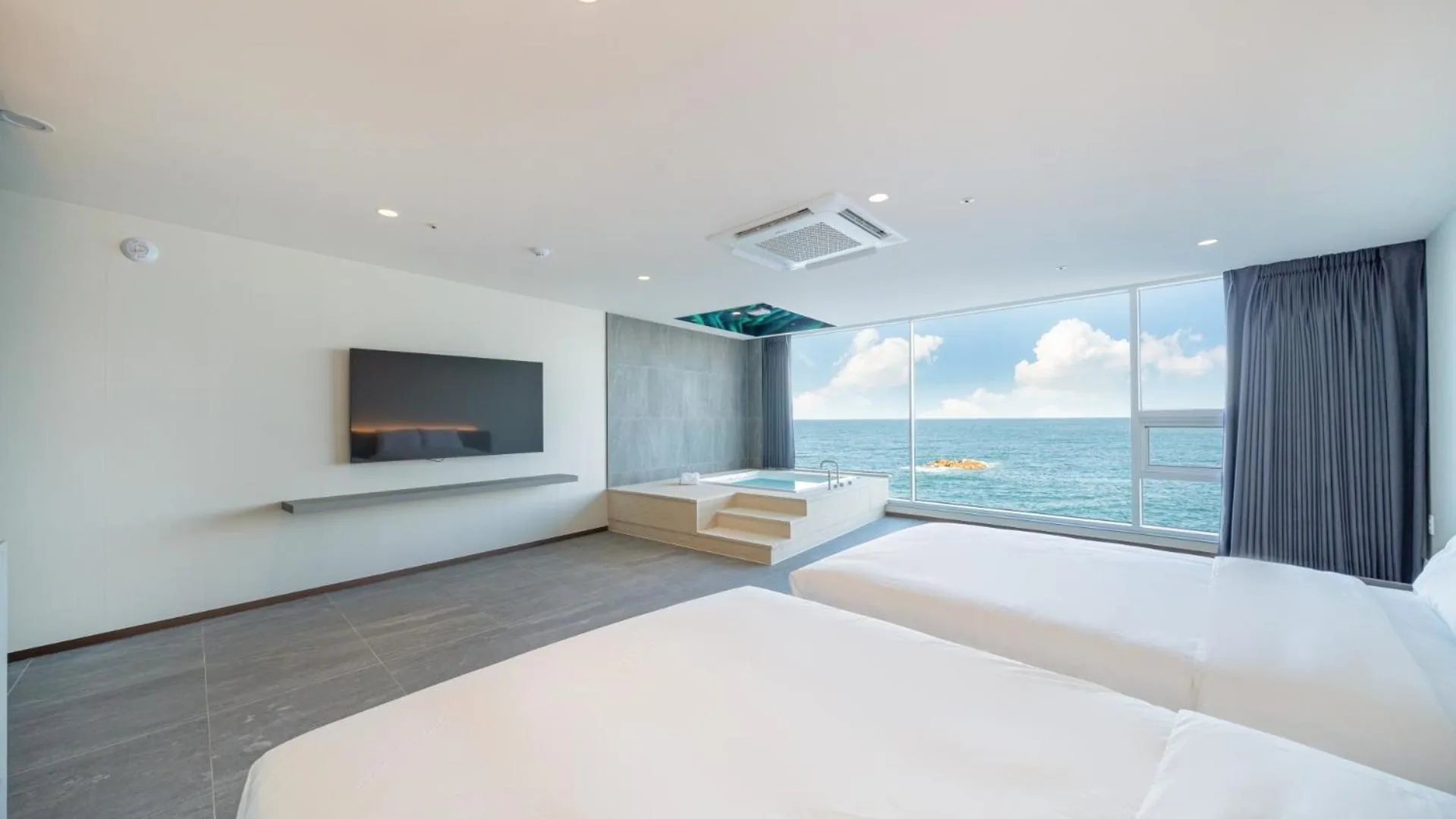 Bed in Sharp & Flat Hotel