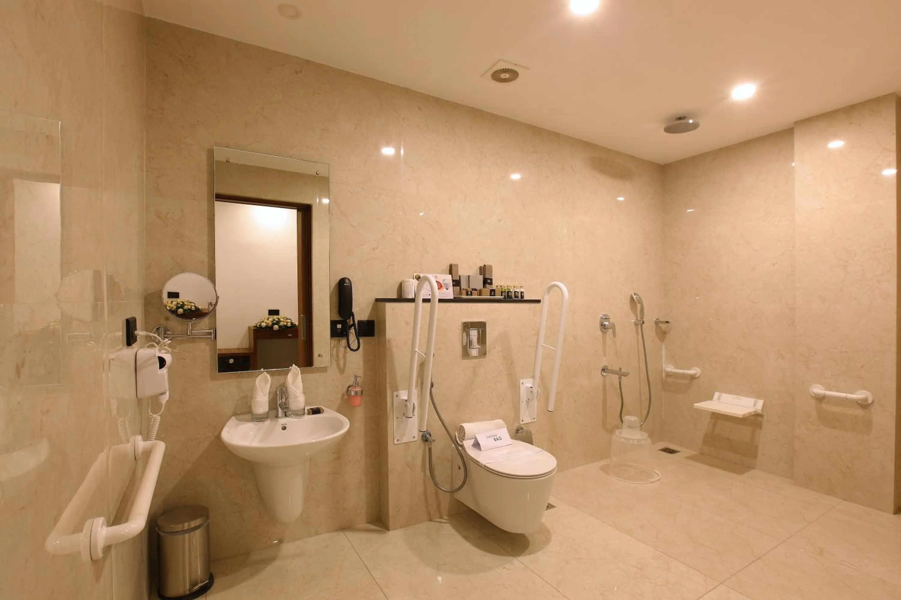 Toilet in HOTEL PRINCE