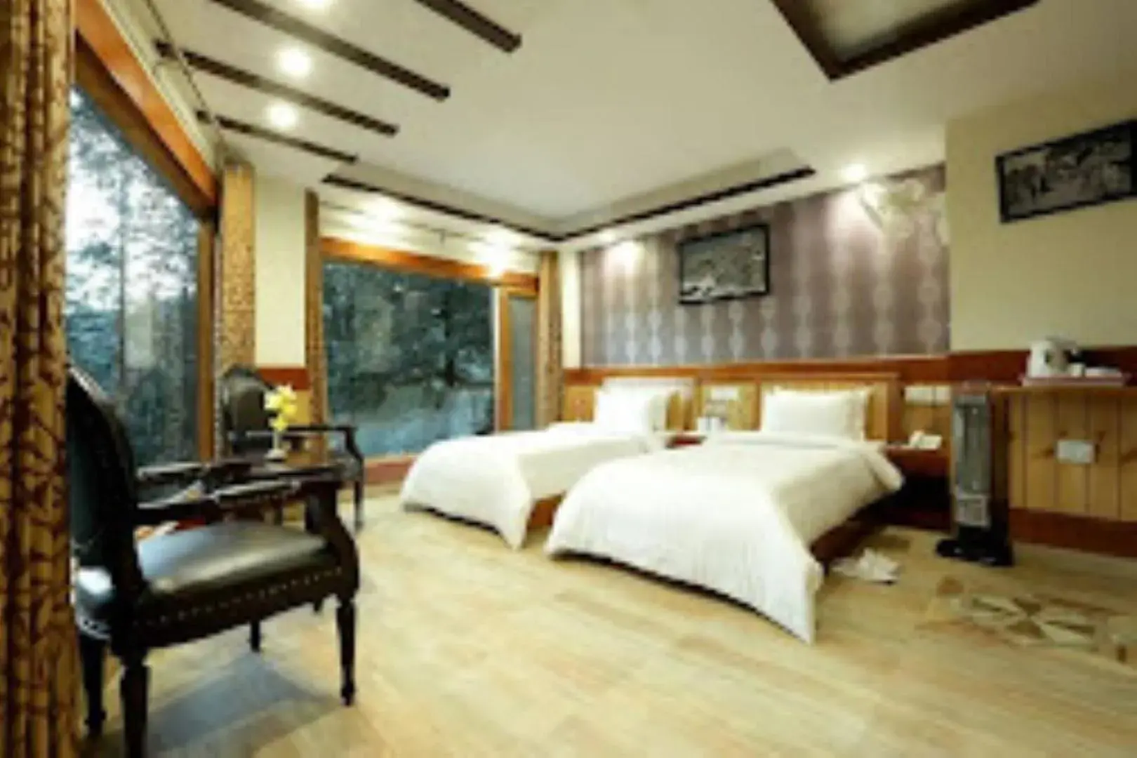 Large Double Room in Hotel Fairmount Shimla Forest Greens, Shimla Large Double Room in Hotel Fairmount Shimla Forest Greens, Shimla