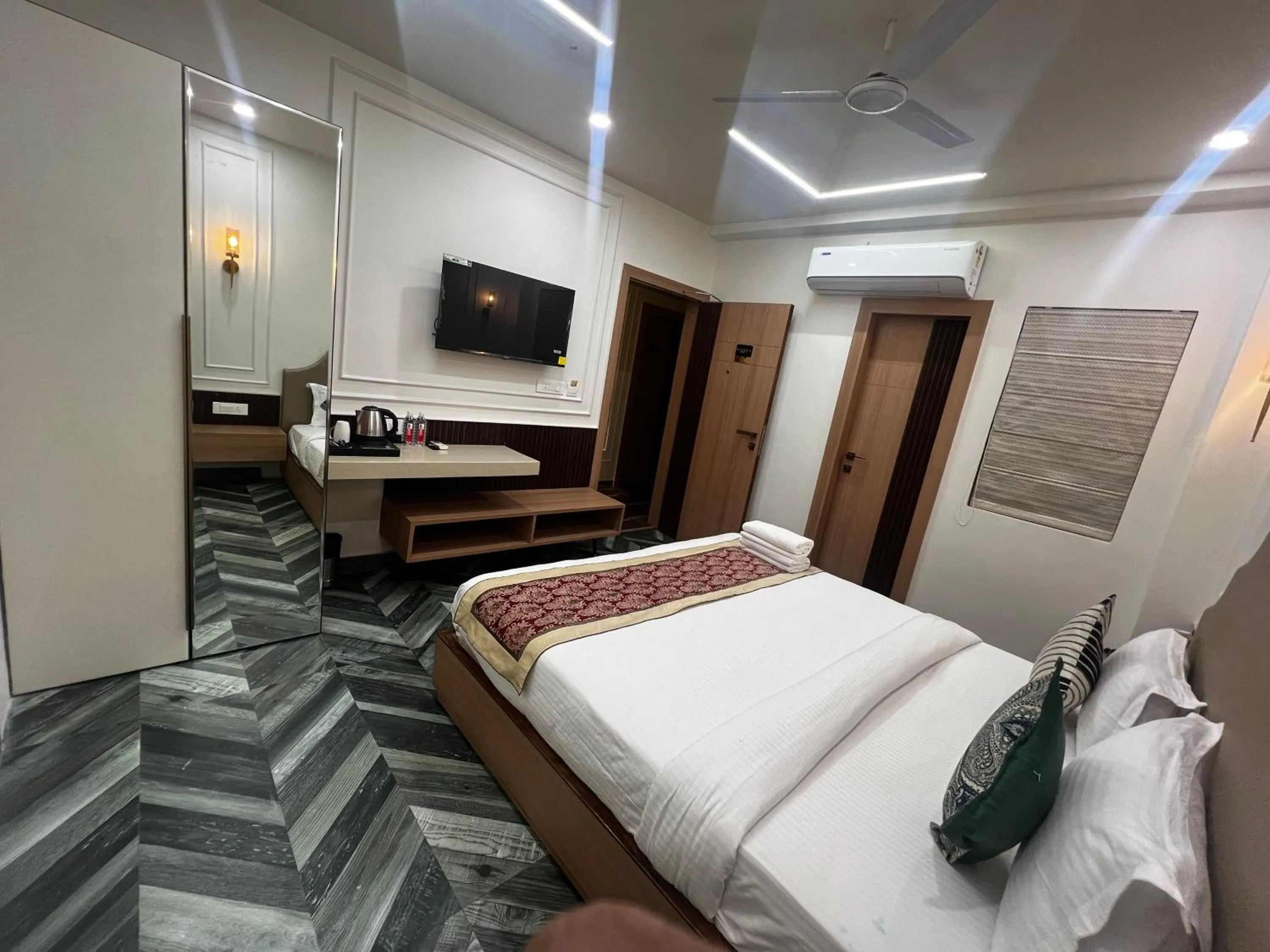 Photo of the whole room, Bed in Anaya Retreat