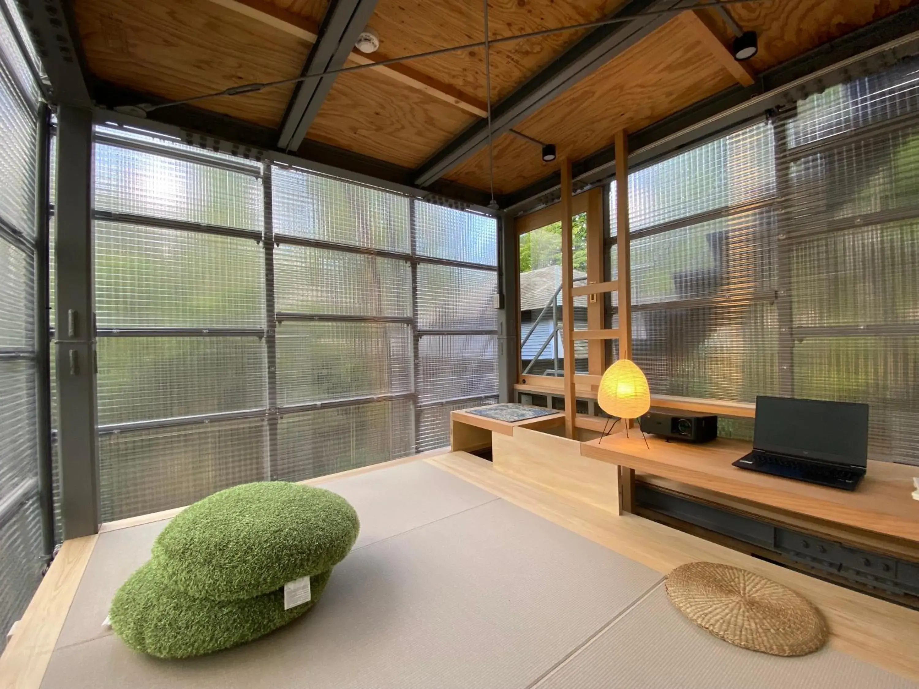 Living room in ThinkStay Mt.(シンクステイ・マウンテン) Living room in ThinkStay Mt.(シンクステイ・マウンテン)