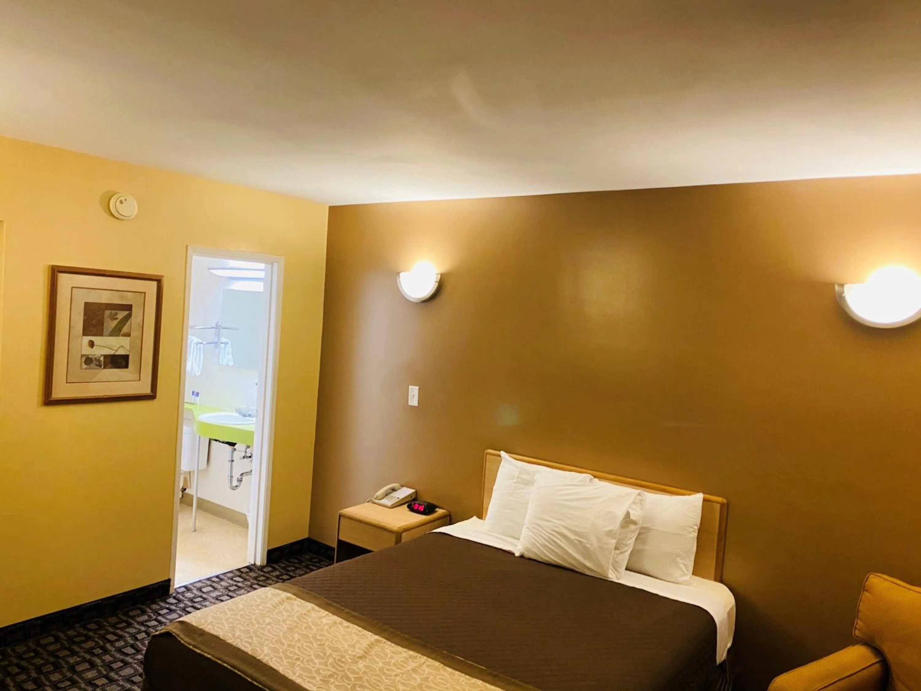 Bedroom, Bed in M Star Hotel Mansfield