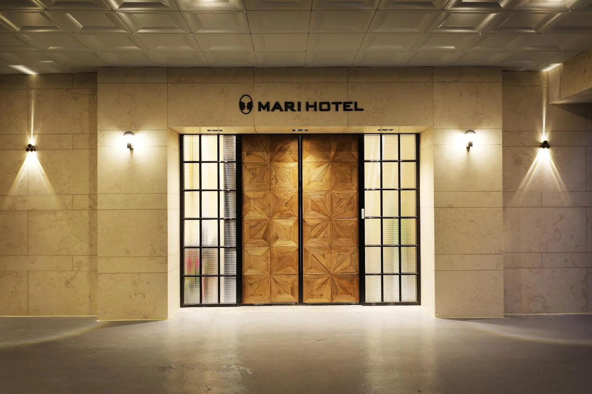 Property building in Mari Hotel