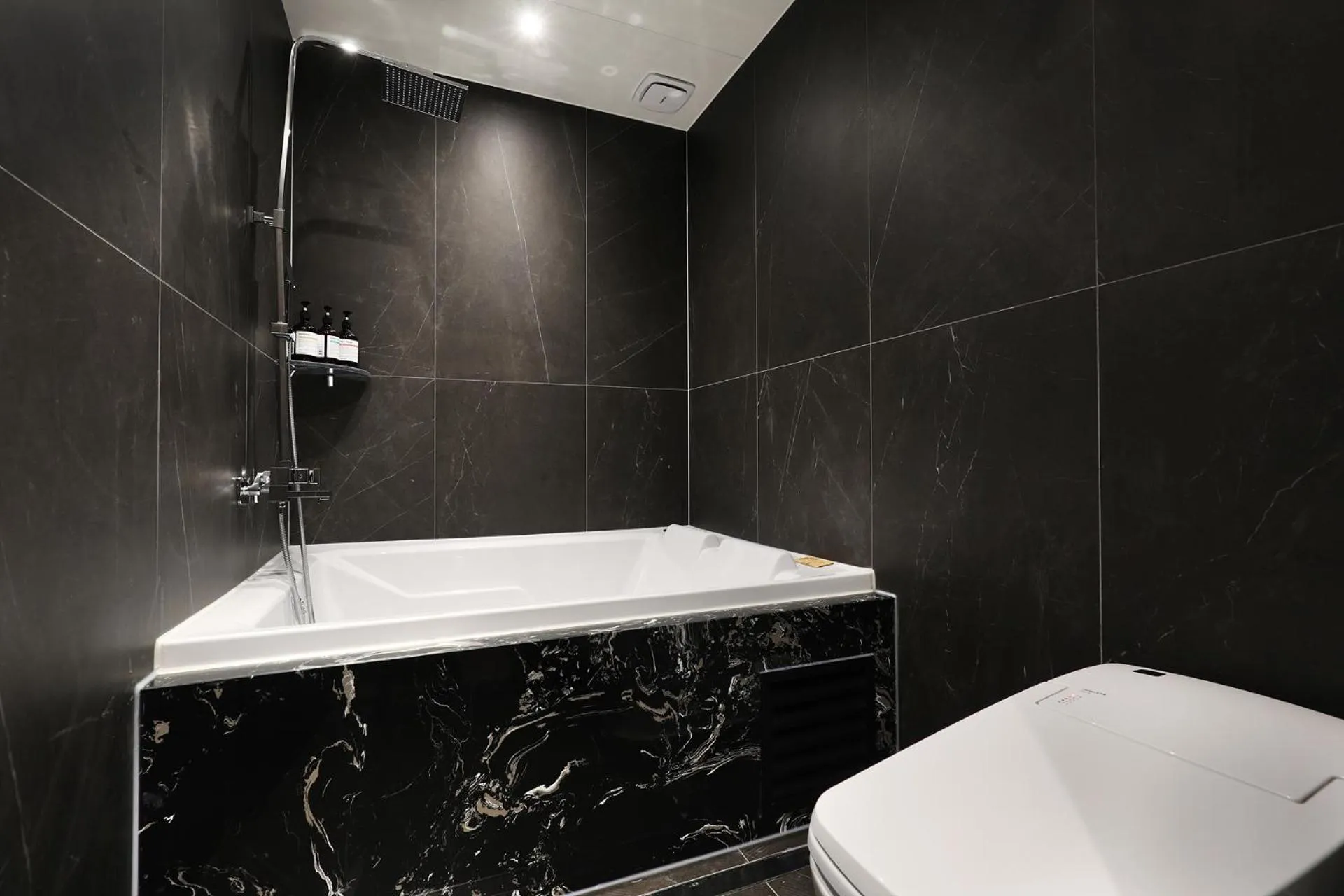 Property building in Mari Hotel