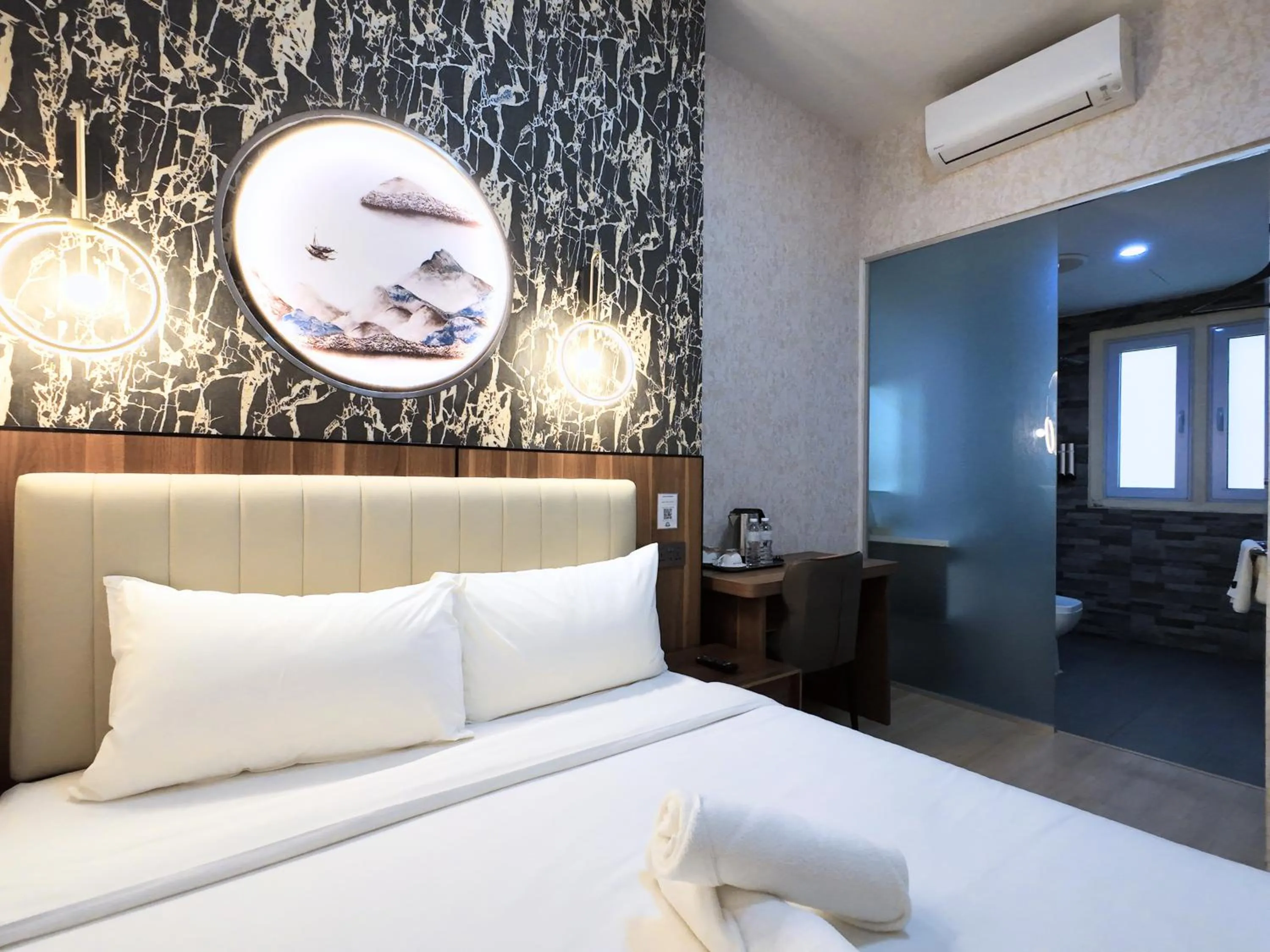 Bedroom, Bed in Kam Leng Hotel