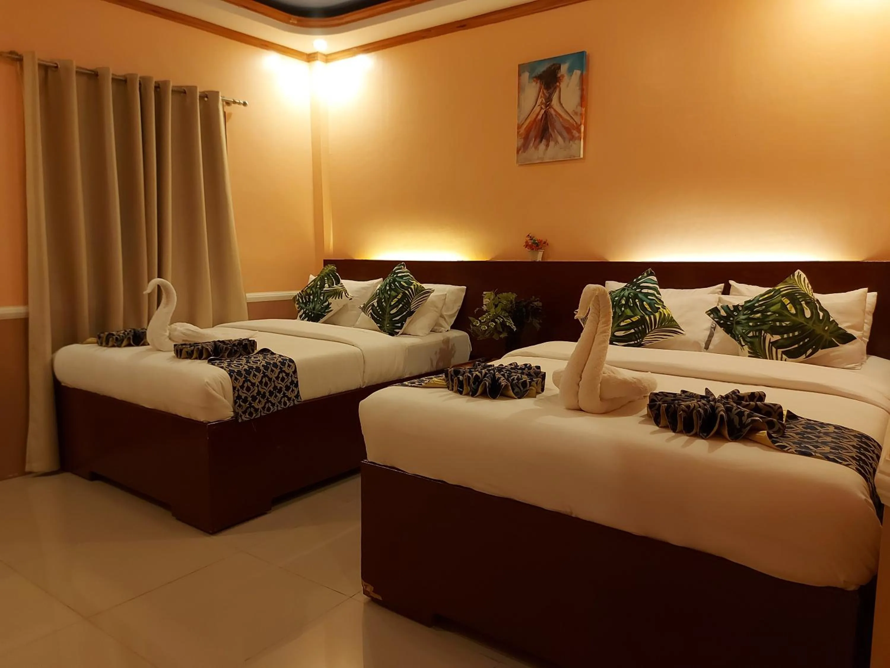 Photo of the whole room, Bed in New Village Lodge