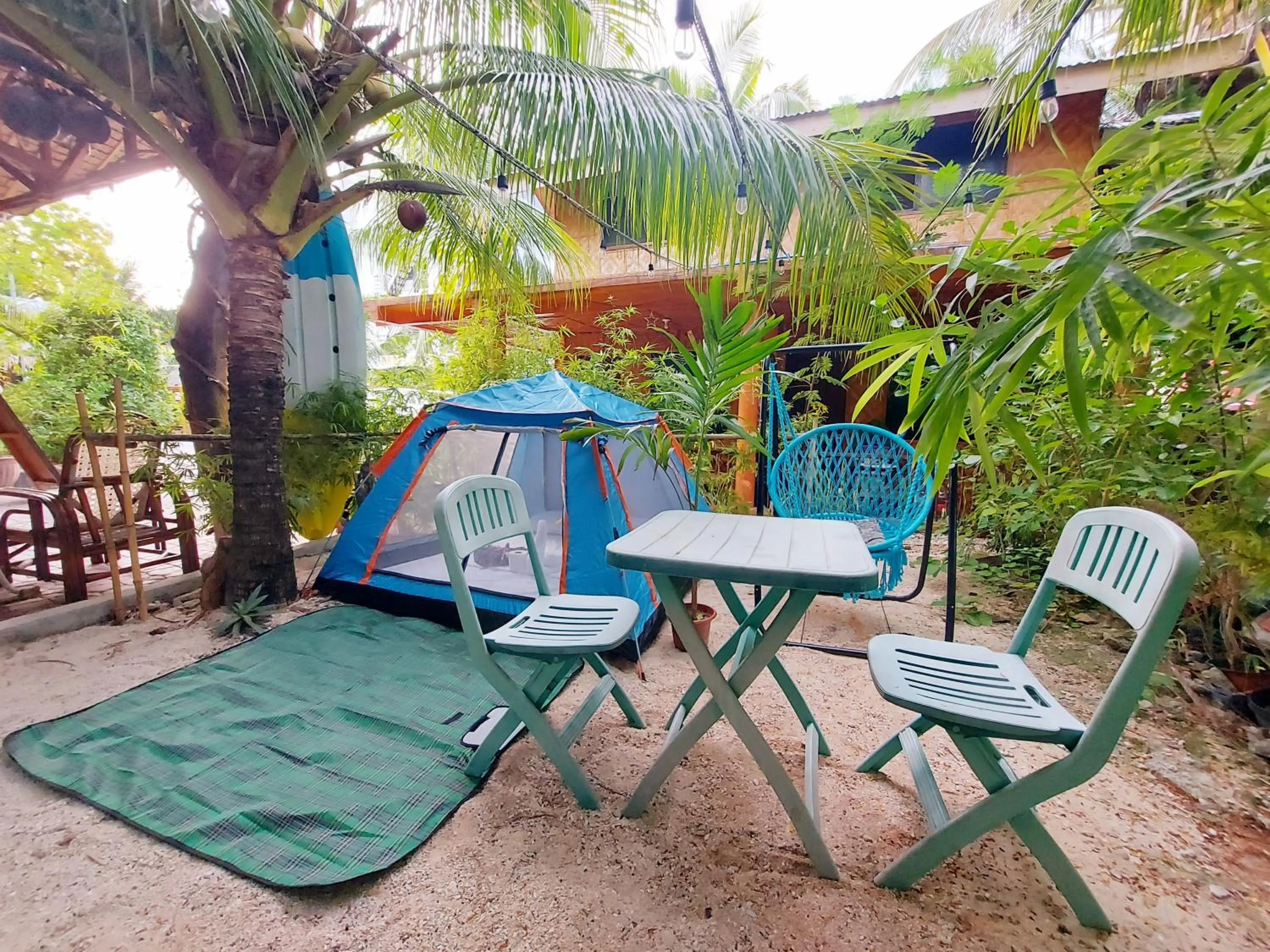 Facade/entrance in New Village Lodge