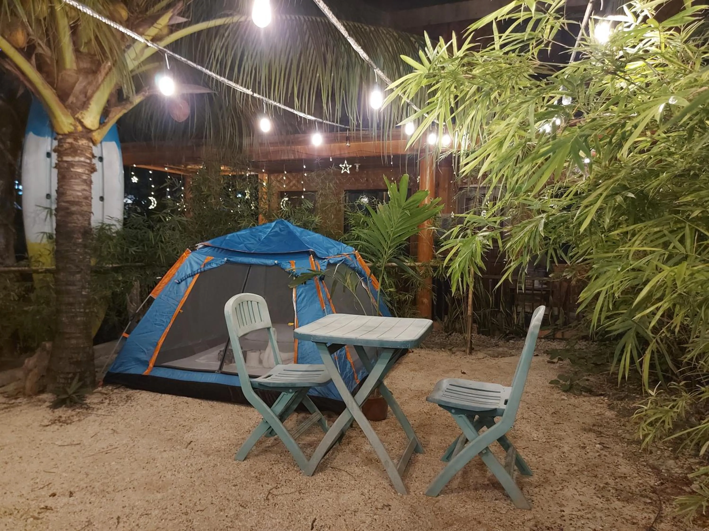 Facade/entrance in New Village Lodge