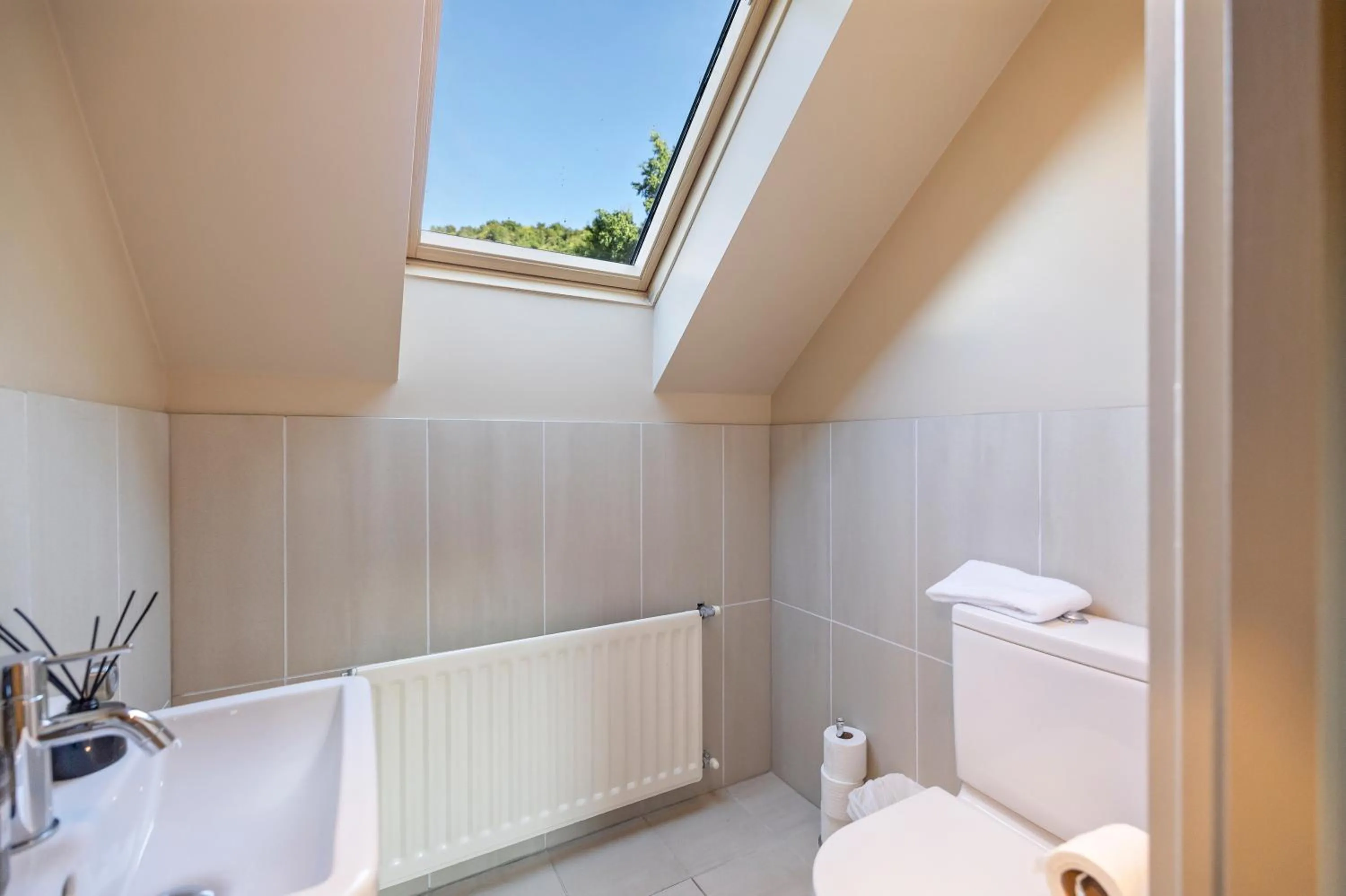 Bathroom in Wharenui Holiday Home by MajorDomo