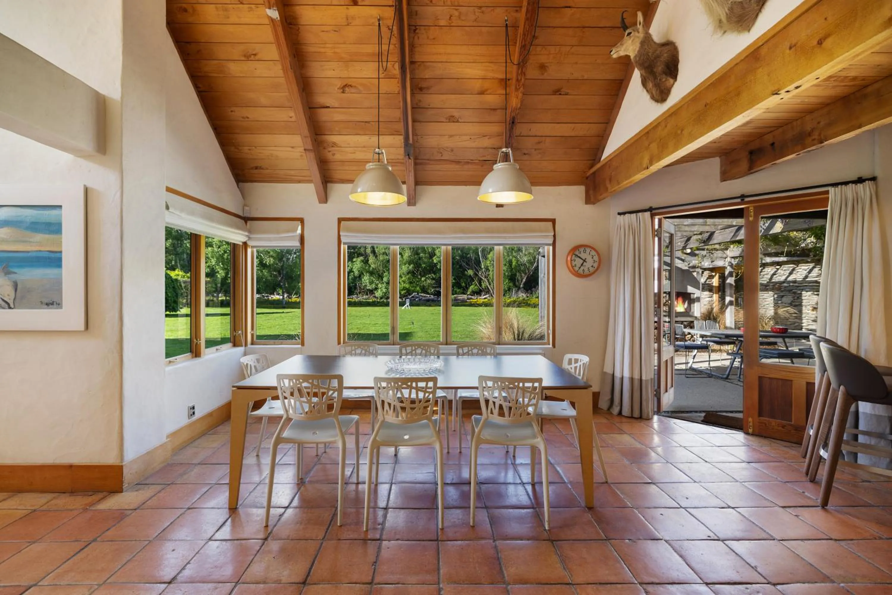 Dining area in Wharenui Holiday Home by MajorDomo