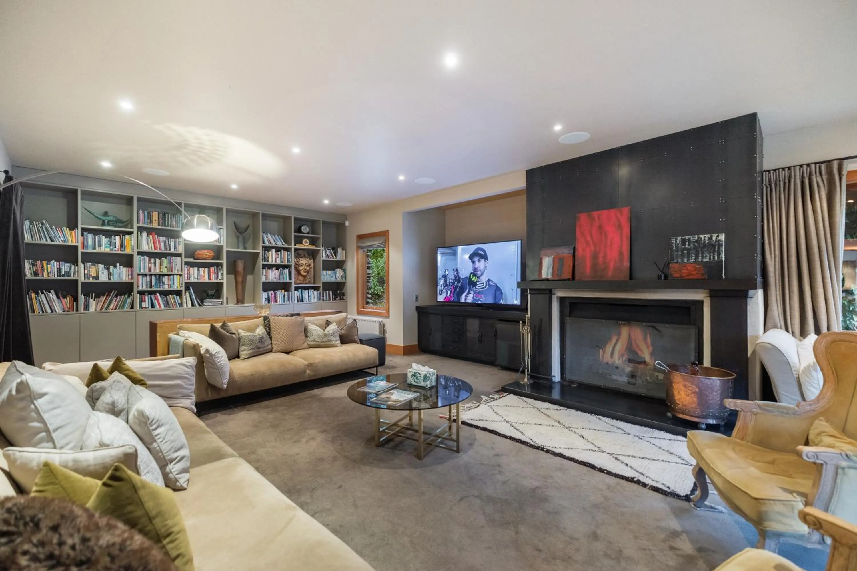 TV and multimedia in Wharenui Holiday Home by MajorDomo