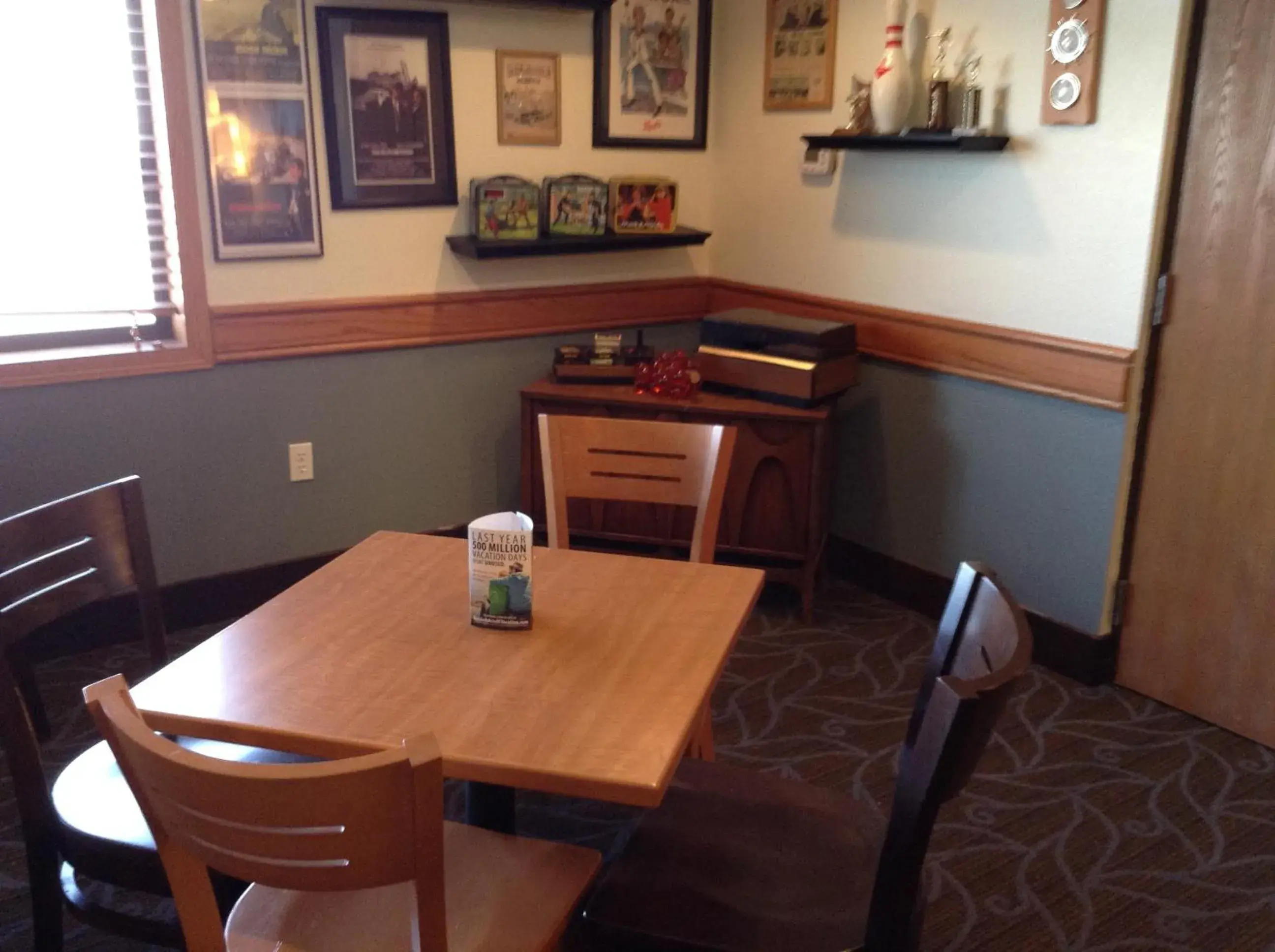 Lounge or bar in AmericInn by Wyndham Fort Dodge Lounge or bar in AmericInn by Wyndham Fort Dodge