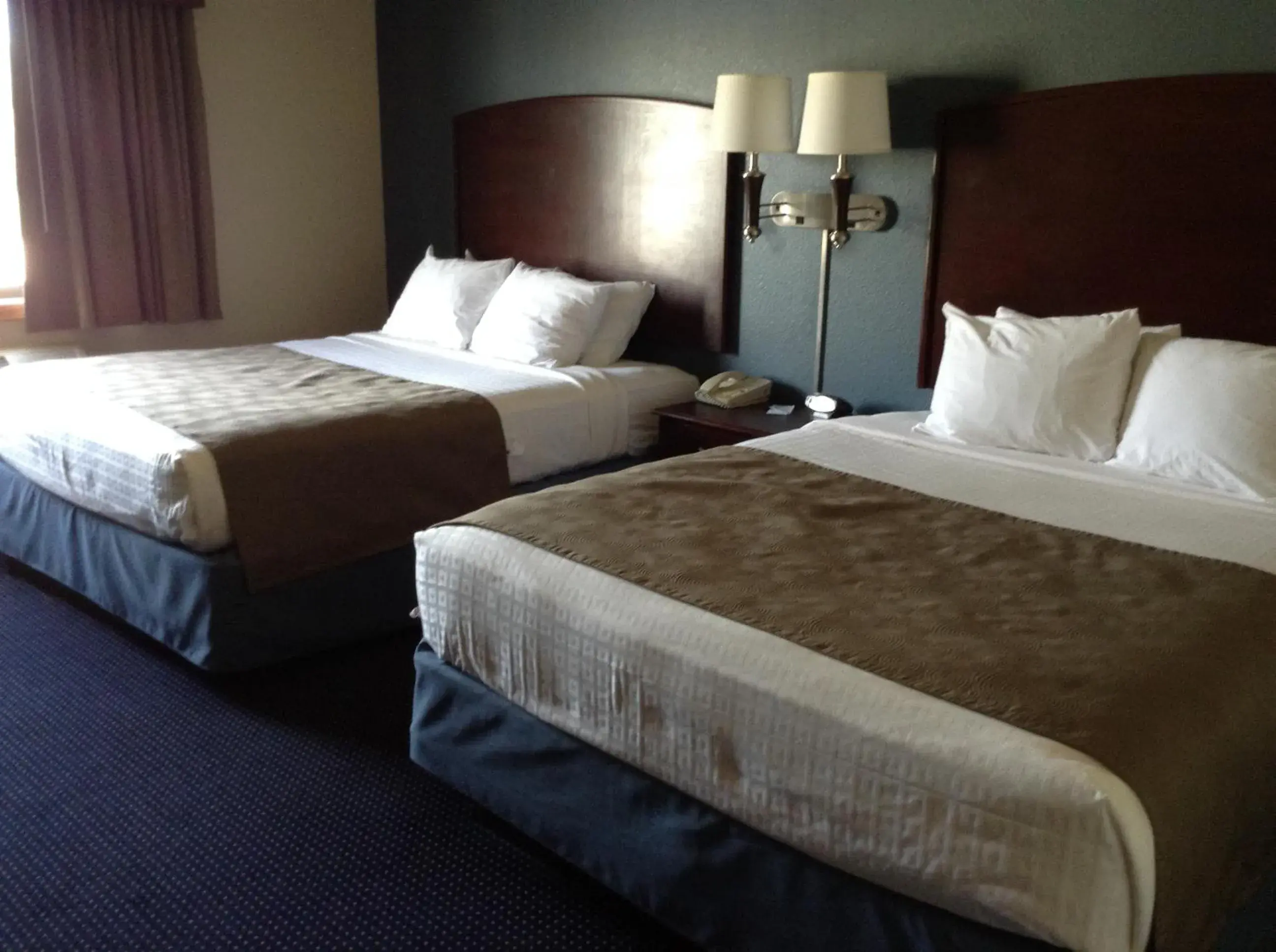 Superior Queen Room with Two Queen Beds - Non-Smoking in AmericInn by Wyndham Fort Dodge Superior Queen Room with Two Queen Beds - Non-Smoking in AmericInn by Wyndham Fort Dodge