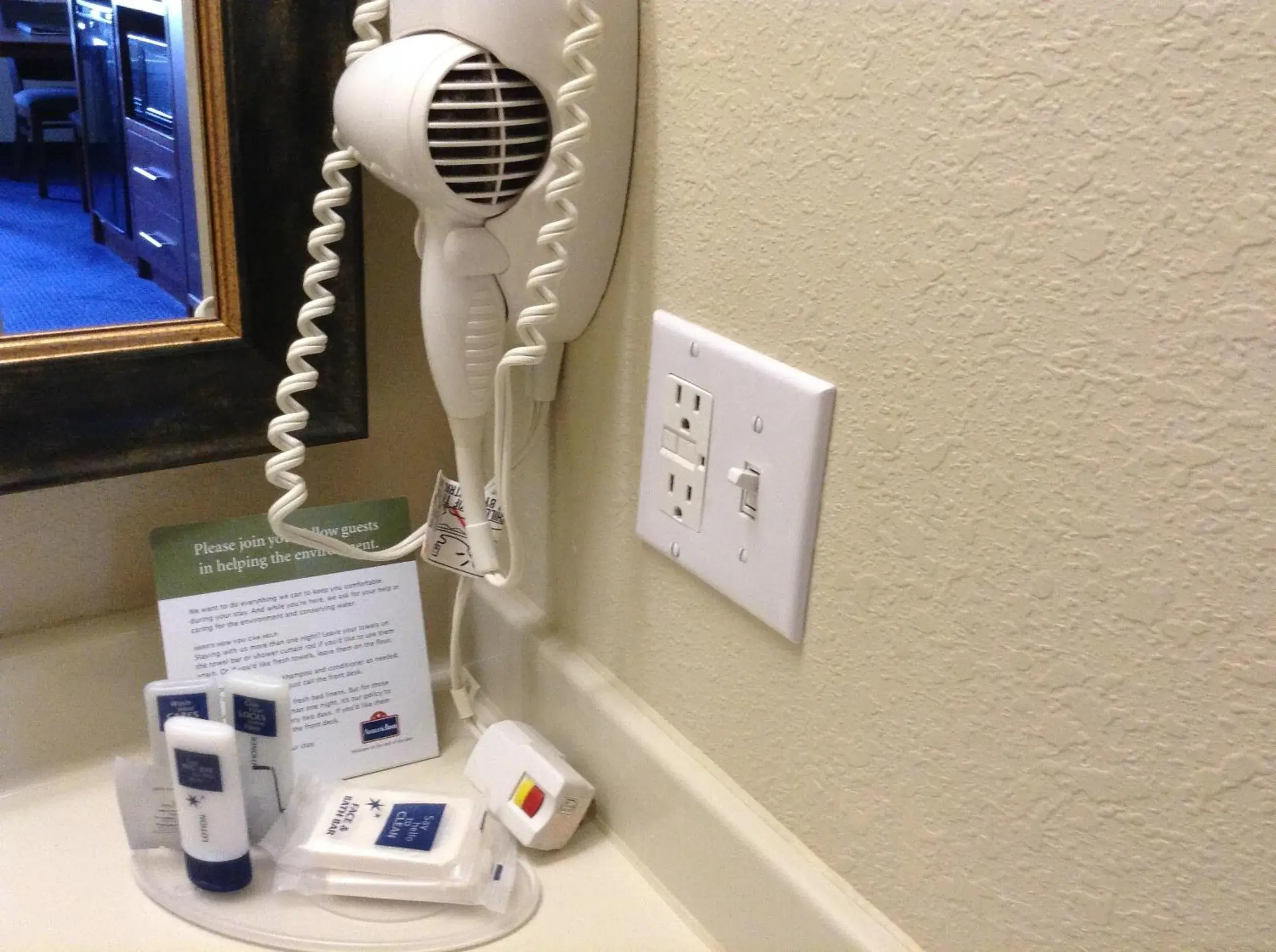 Superior King Suite - Non-Smoking in AmericInn by Wyndham Fort Dodge Superior King Suite - Non-Smoking in AmericInn by Wyndham Fort Dodge