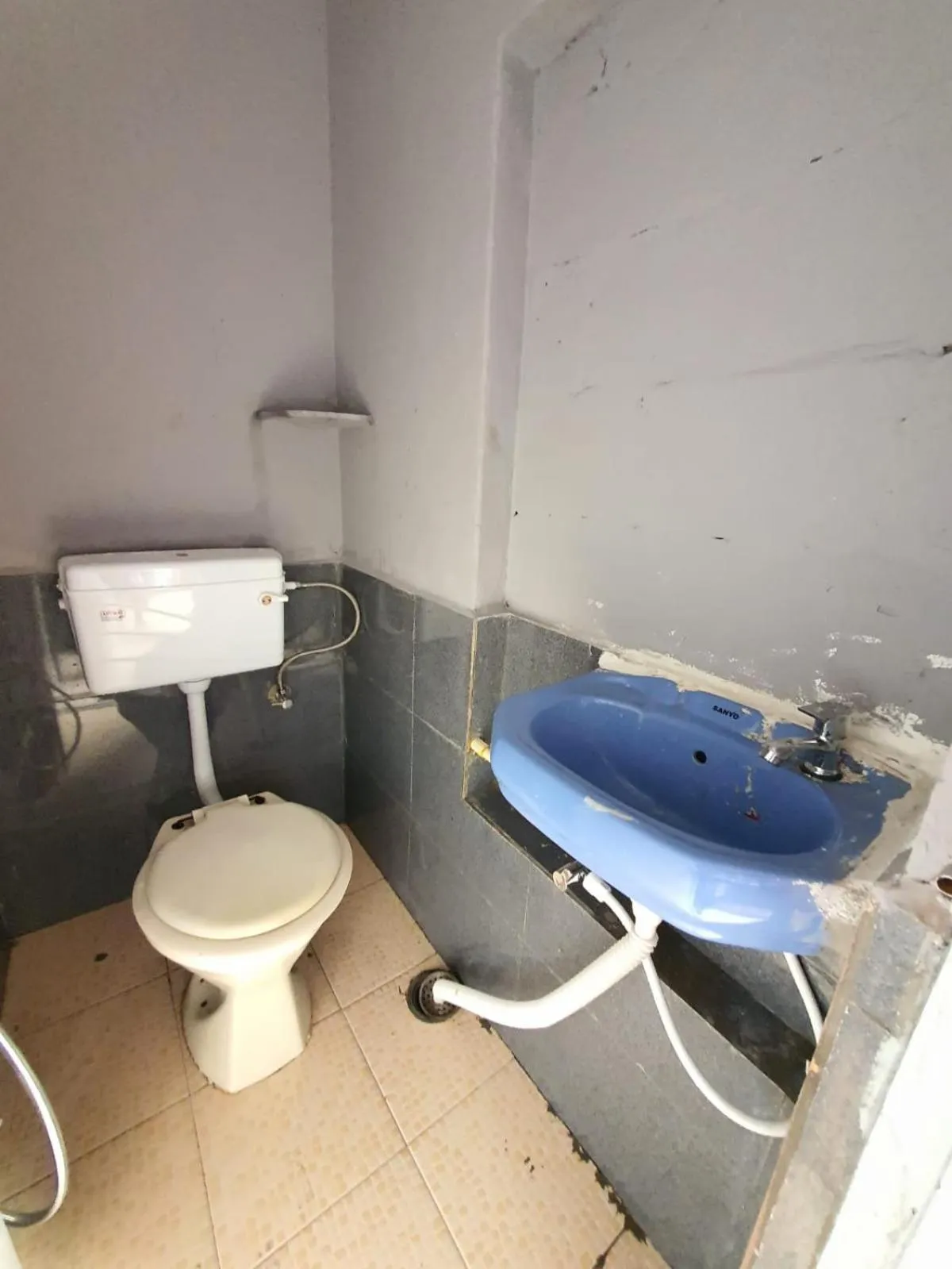 Hotel Family Stay Beside Railway Station