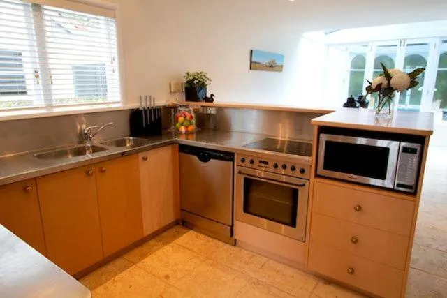 Emerald Inn on Takapuna Beach