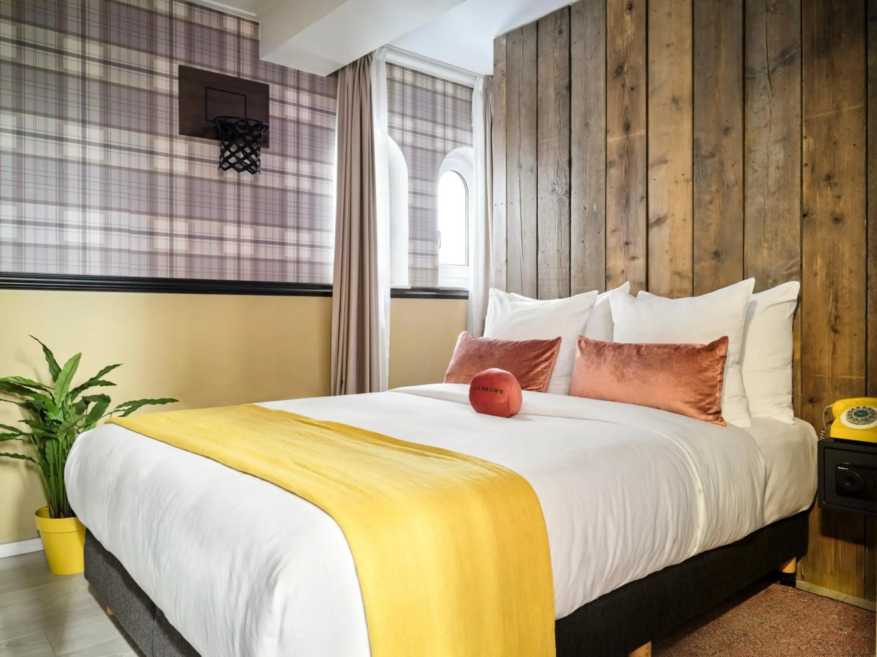 Small Double Room in Max Brown Hotel Canal District, part of Sircle Collection Small Double Room in Max Brown Hotel Canal District, part of Sircle Collection