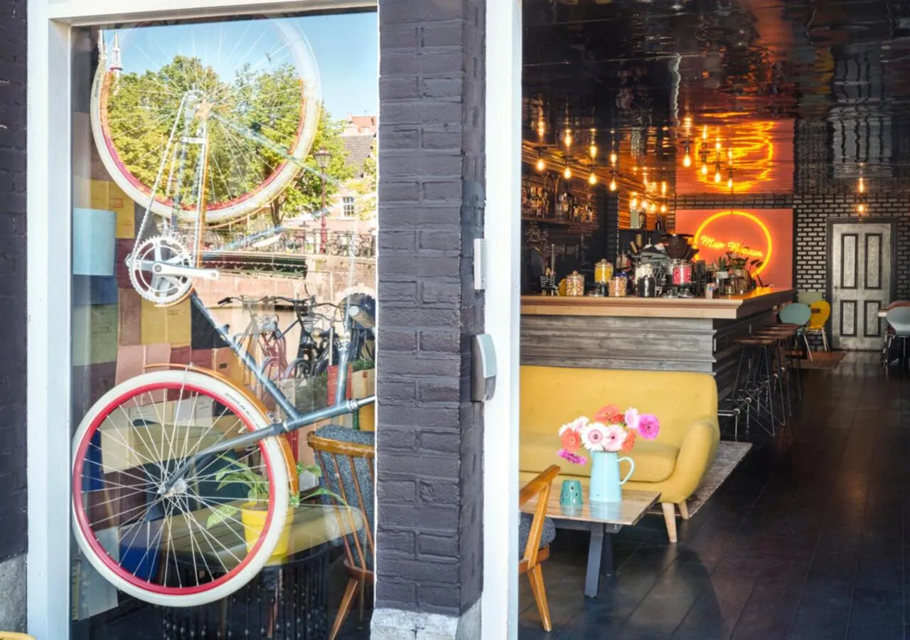 Facade/entrance in Max Brown Hotel Canal District, part of Sircle Collection