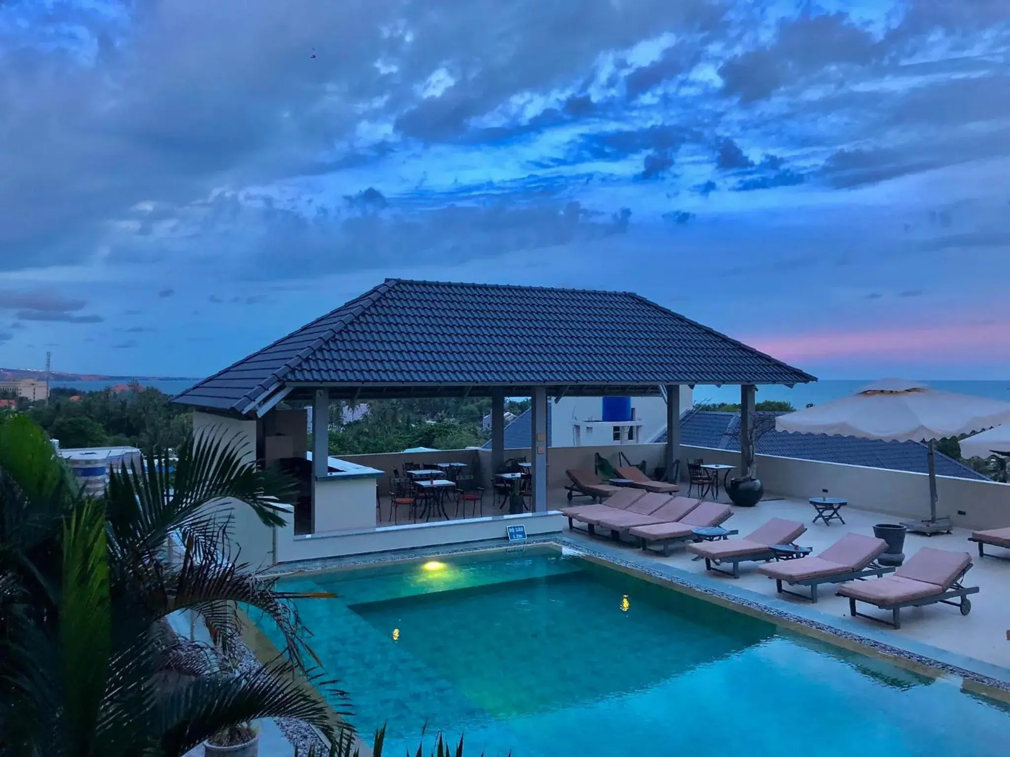 Swimming pool in Mui Ne Hills Villa Hotel Swimming pool in Mui Ne Hills Villa Hotel