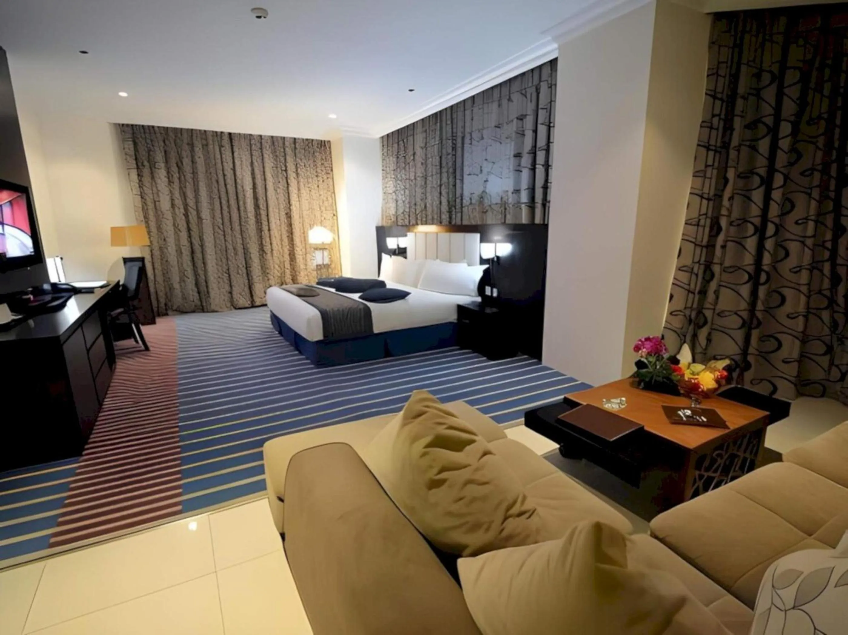 Photo of the whole room, Bed in Sunday Millennia Hotel